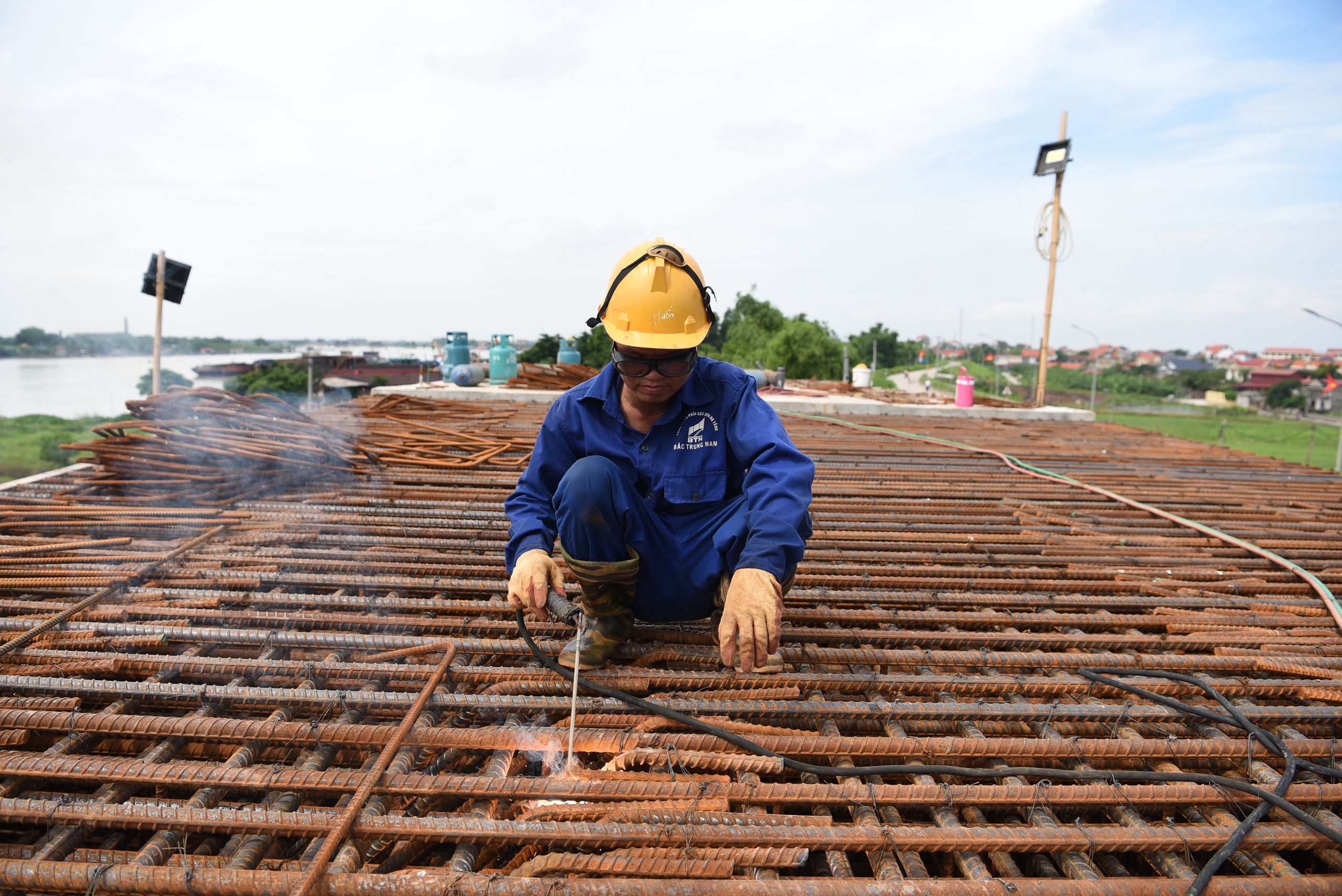 Dự án cầu hơn 2.000 tỷ đồng ở Bắc Ninh thi công ra sao?- Ảnh 9. Dự án cầu hơn 2.000 tỷ đồng ở Bắc Ninh thi công ra sao?- Ảnh 9.