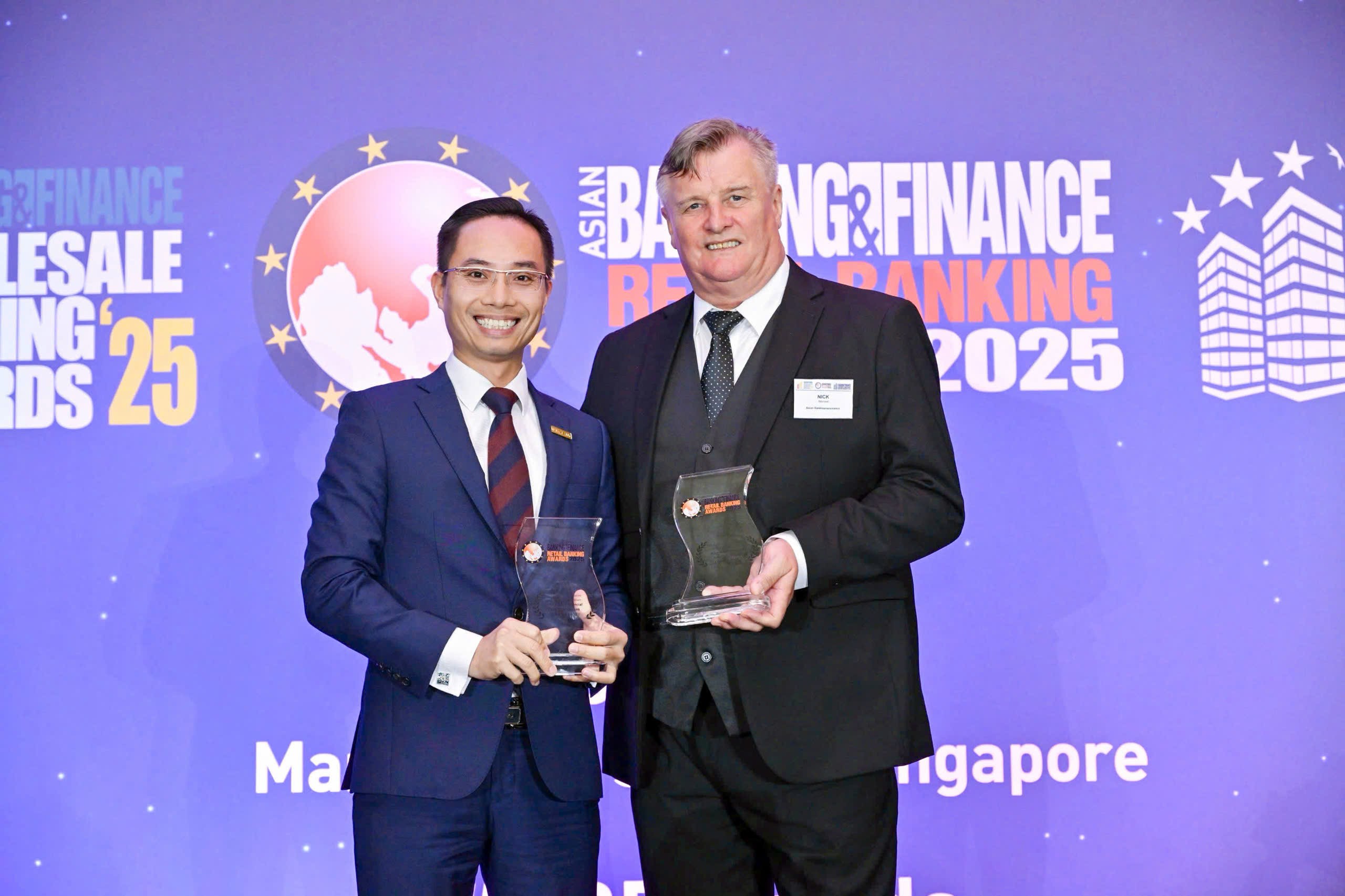 Nam A Bank nhận c&uacute; đ&uacute;p giải thưởng quốc tế- Ảnh 1.