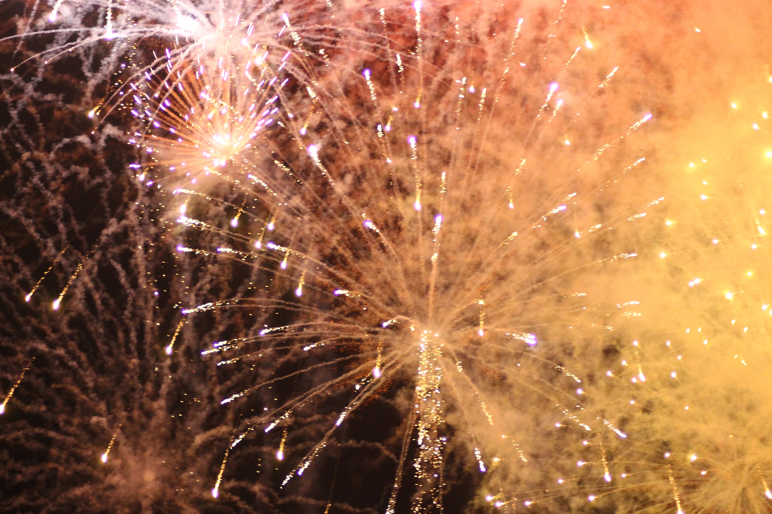 Lần đầu trình diễn drone, bắn pháo hoa chào mừng tỉnh Bắc Ninh mới- Ảnh 14. Lần đầu trình diễn drone, bắn pháo hoa chào mừng tỉnh Bắc Ninh mới- Ảnh 14.