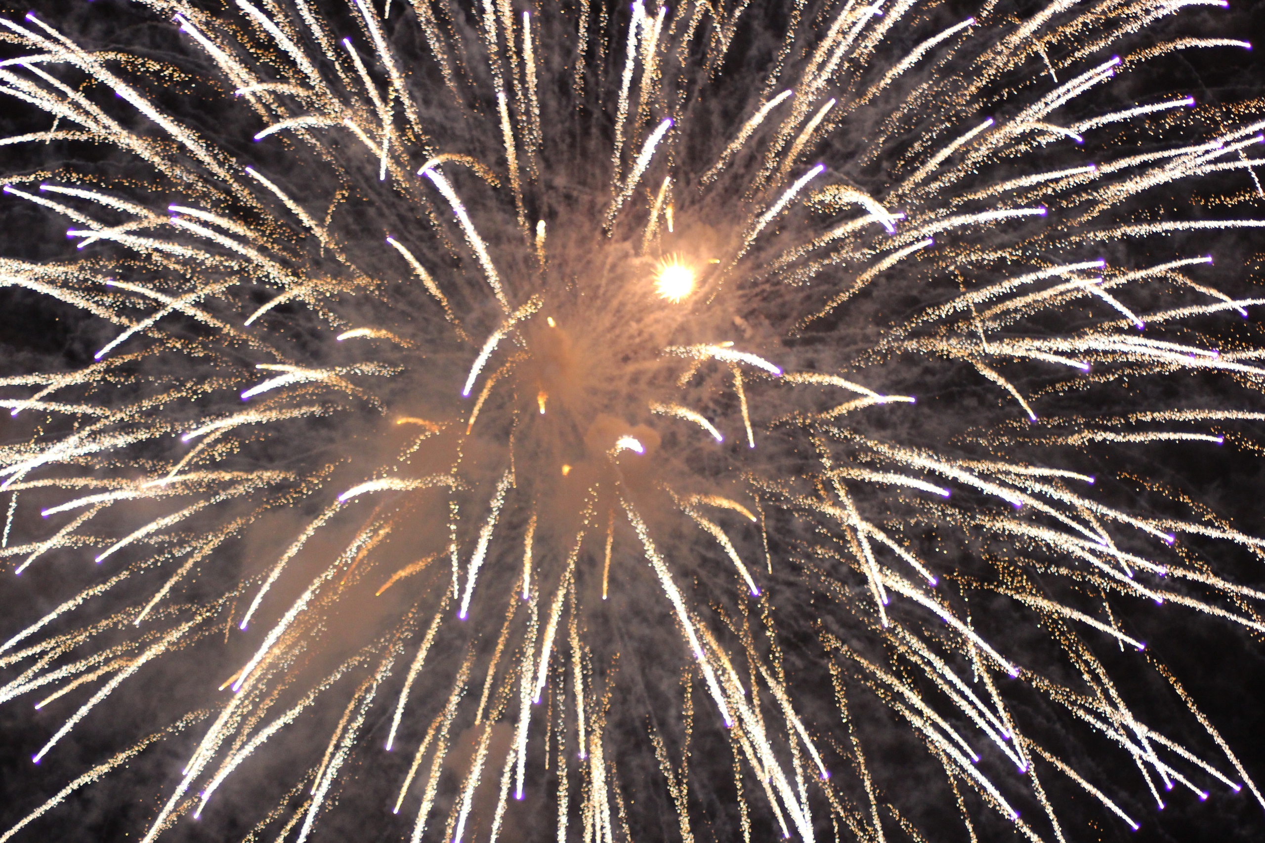 Lần đầu trình diễn drone, bắn pháo hoa chào mừng tỉnh Bắc Ninh mới- Ảnh 17. Lần đầu trình diễn drone, bắn pháo hoa chào mừng tỉnh Bắc Ninh mới- Ảnh 17.