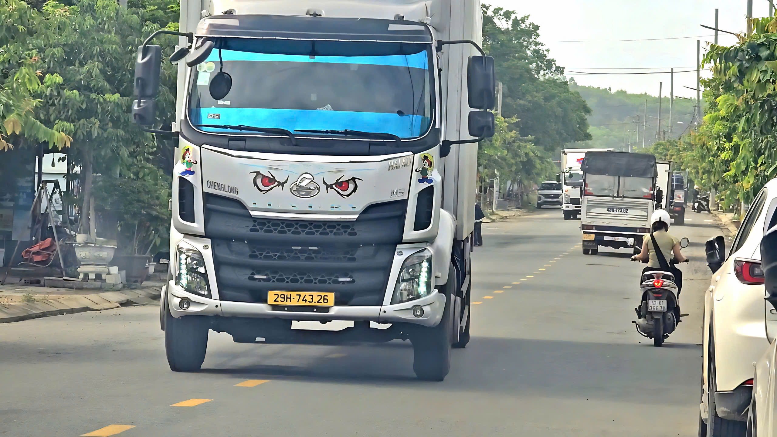 Tăng cường xử lý vi phạm, ngăn tai nạn trên đường ĐH2 Đà Nẵng- Ảnh 2. Tăng cường xử lý vi phạm, ngăn tai nạn trên đường ĐH2 Đà Nẵng- Ảnh 2.