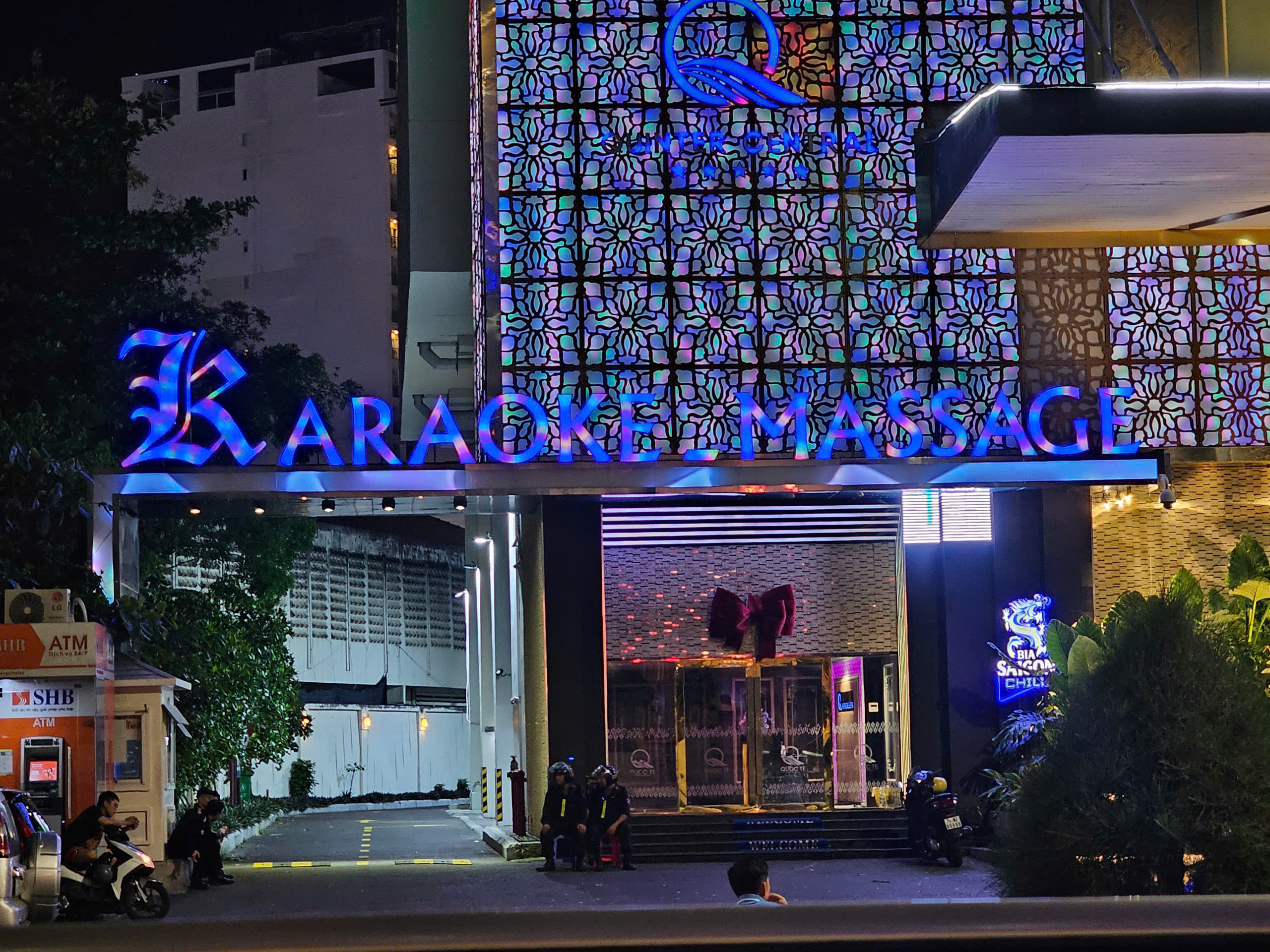Bộ C&ocirc;ng an kh&aacute;m x&eacute;t nhiều cơ sở massage, karaoke, kh&aacute;ch sạn ở Kh&aacute;nh H&ograve;a- Ảnh 2.