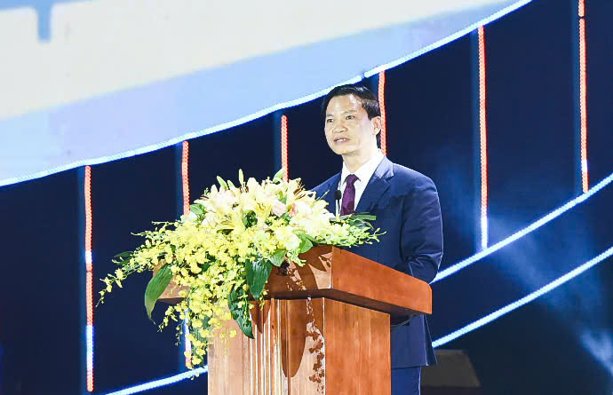 Lần đầu trình diễn drone, bắn pháo hoa chào mừng tỉnh Bắc Ninh mới- Ảnh 1. Lần đầu trình diễn drone, bắn pháo hoa chào mừng tỉnh Bắc Ninh mới- Ảnh 1.