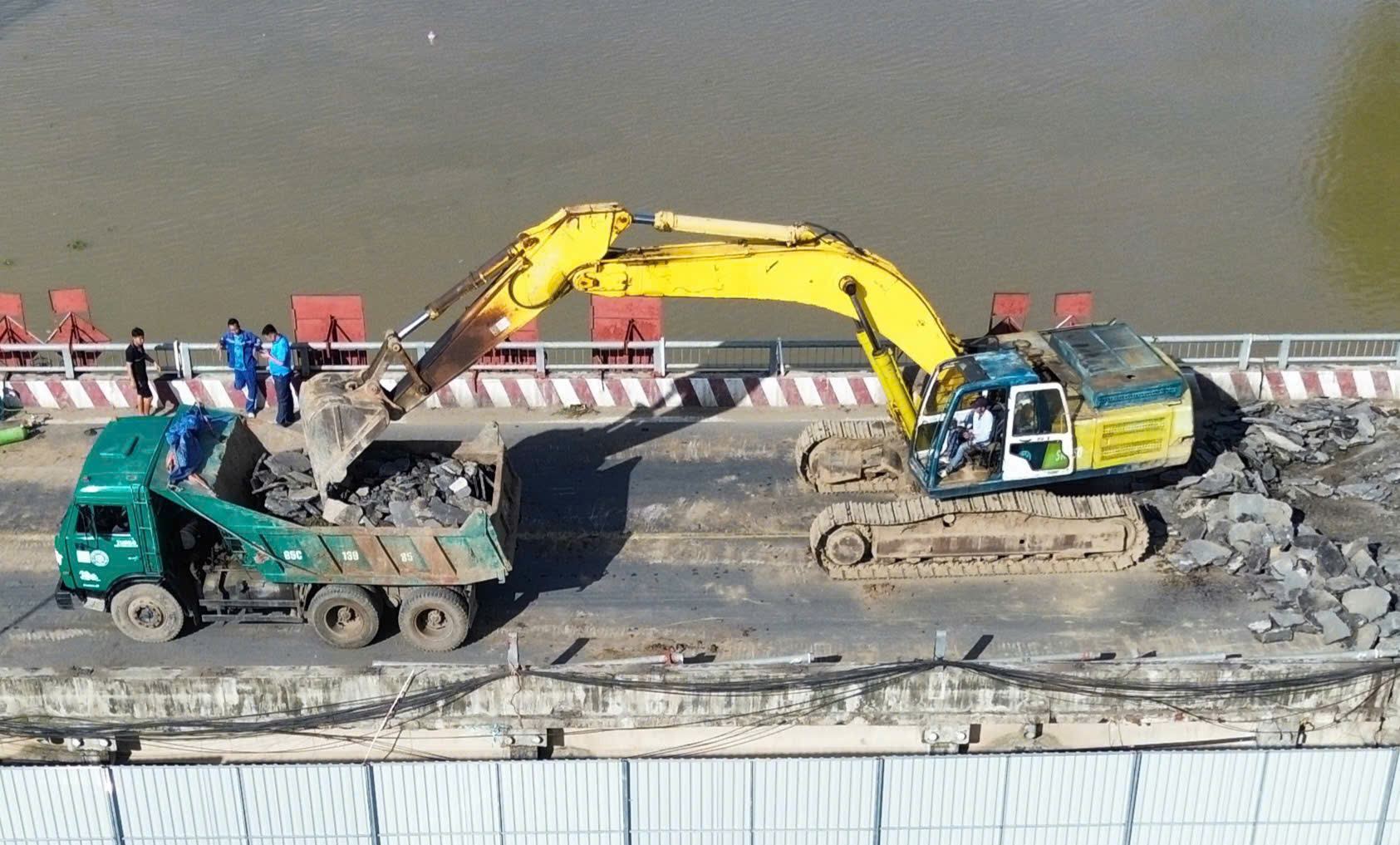 Cần Thơ: Phá dỡ cầu Ô Môn để xây dựng mới trên quốc lộ 91- Ảnh 6. Cần Thơ: Phá dỡ cầu Ô Môn để xây dựng mới trên quốc lộ 91- Ảnh 6.