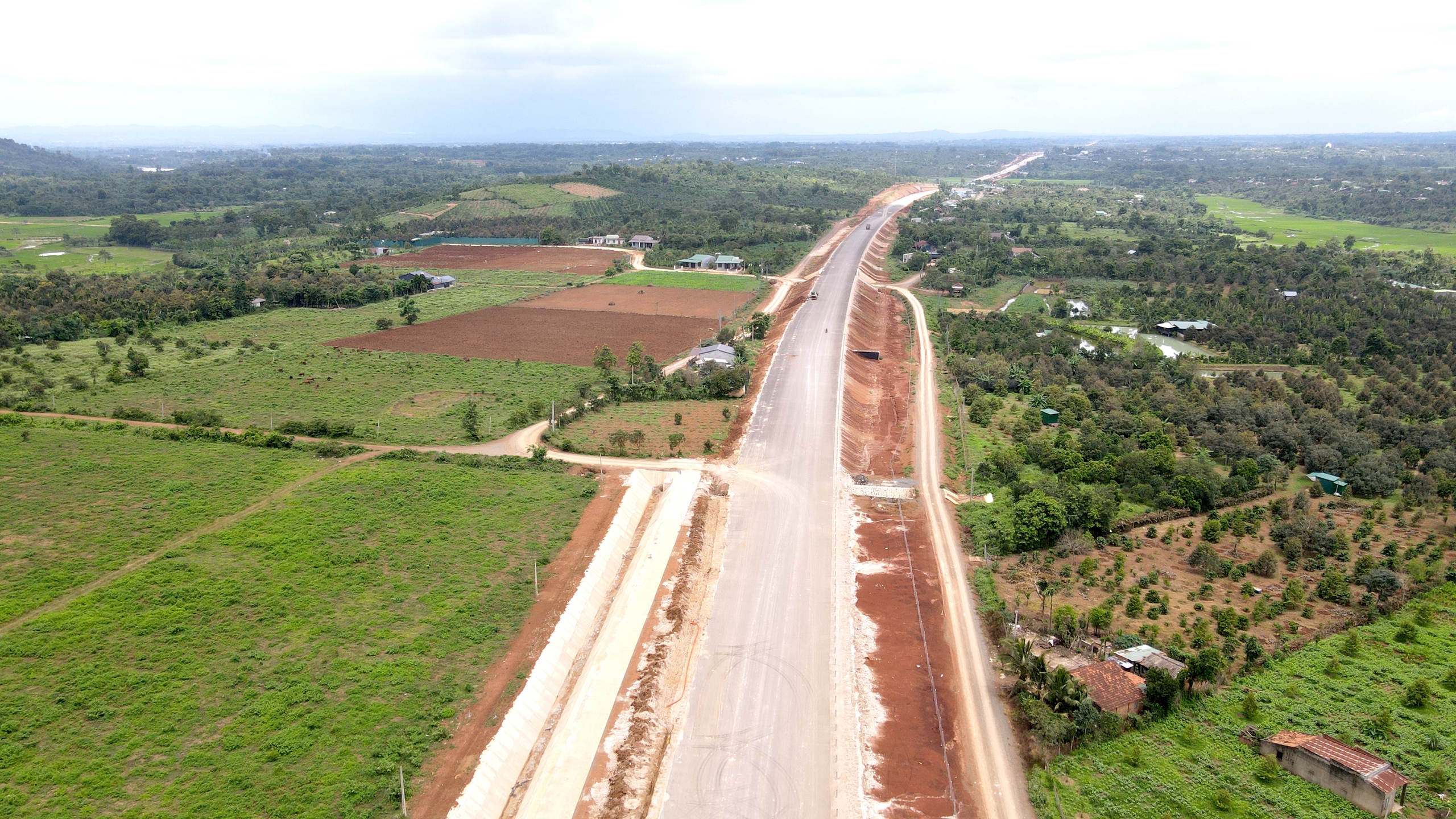 Đắk Lắk y&ecirc;u cầu xử l&yacute; dứt điểm vướng mắc tại dự &aacute;n cao tốc- Ảnh 2.