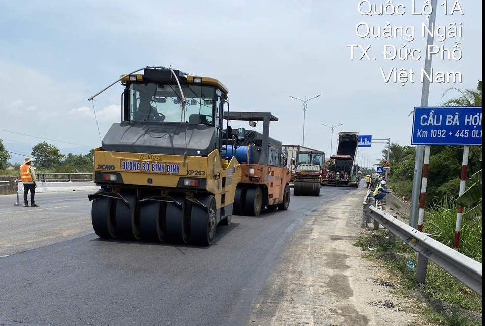Quốc lộ 1 qua Quảng Ng&atilde;i gấp r&uacute;t sửa chữa, tranh thủ từng ng&agrave;y nắng- Ảnh 3.