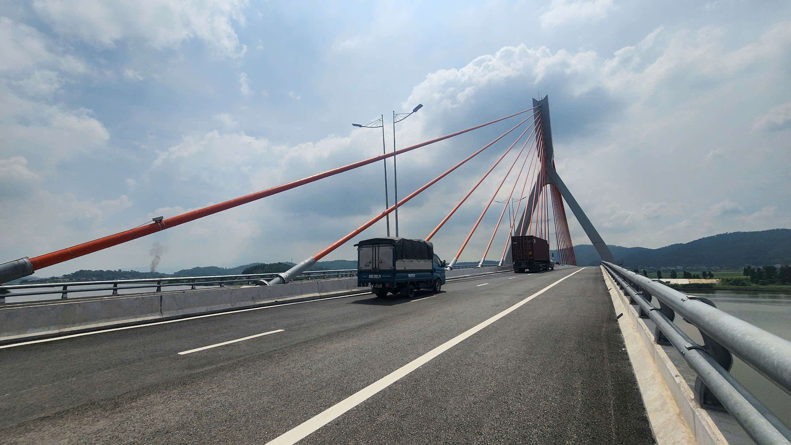 Cầu nghìn tỷ đồng vượt sông Thương, dân hết cảnh qua sông lụy phà- Ảnh 6. Cầu nghìn tỷ đồng vượt sông Thương, dân hết cảnh qua sông lụy phà- Ảnh 6.