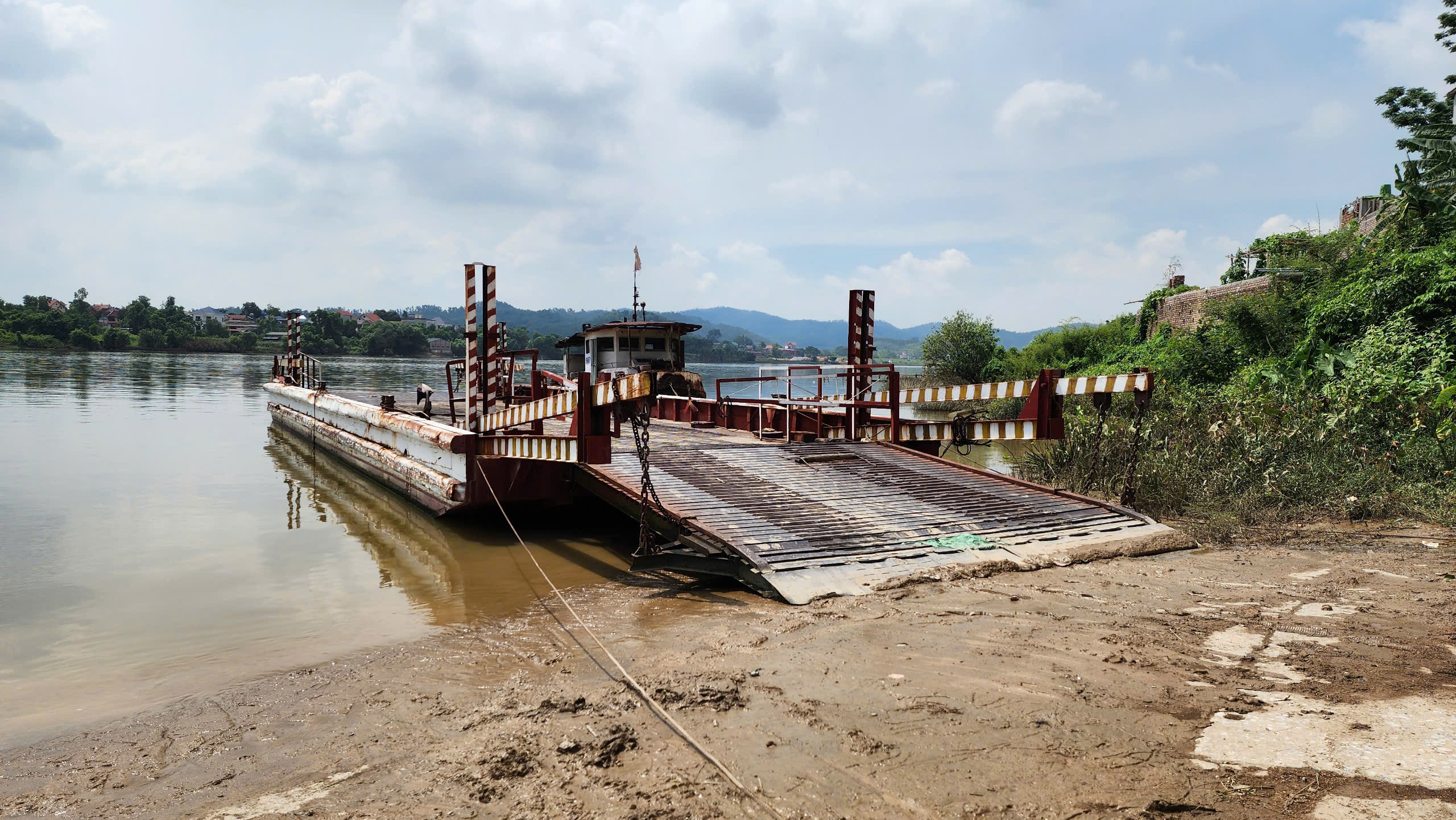 Cầu nghìn tỷ đồng vượt sông Thương, dân hết cảnh qua sông lụy phà- Ảnh 7. Cầu nghìn tỷ đồng vượt sông Thương, dân hết cảnh qua sông lụy phà- Ảnh 7.