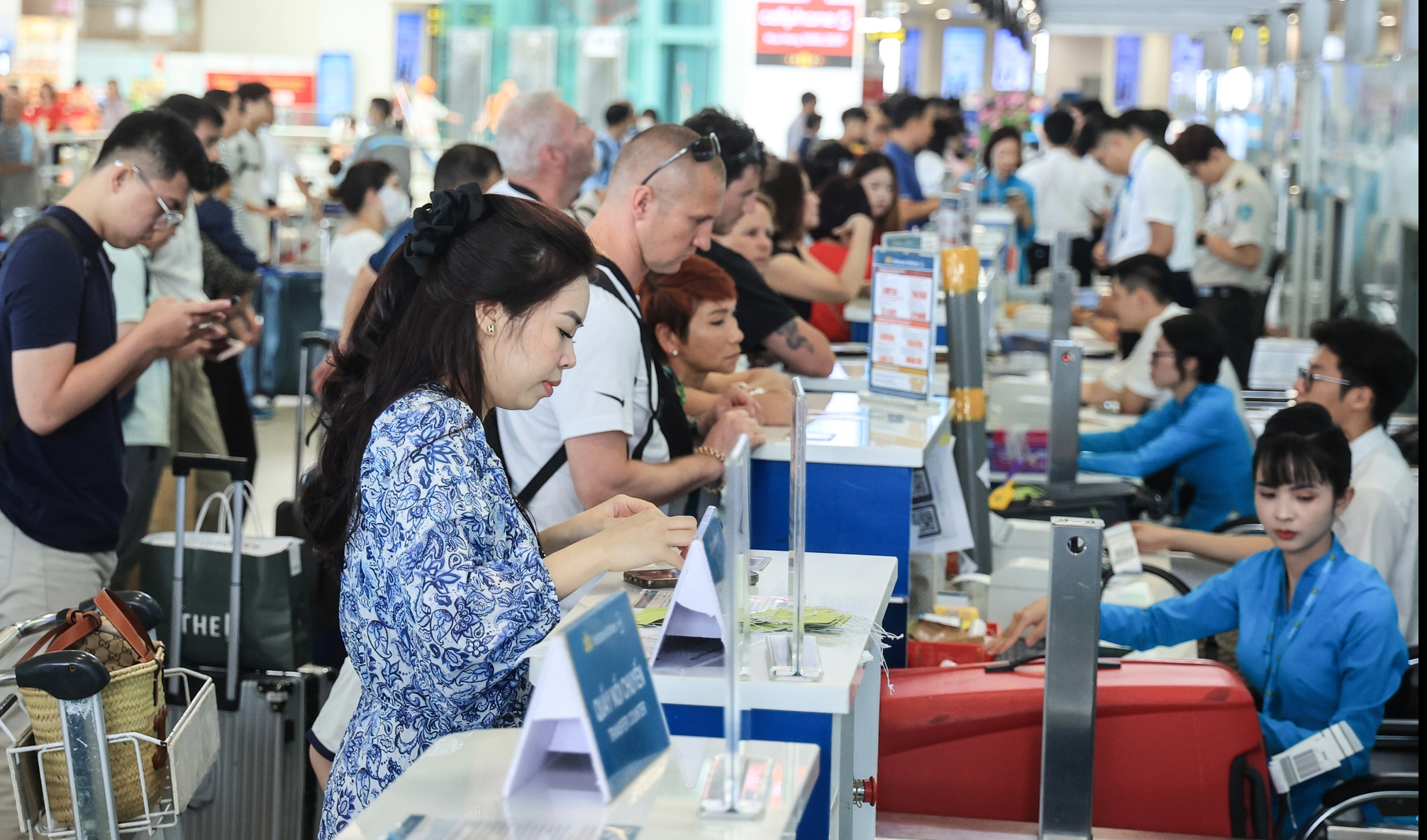 Vietnam Airlines đón hành khách thứ 350 triệu- Ảnh 1. Vietnam Airlines đón hành khách thứ 350 triệu- Ảnh 1.