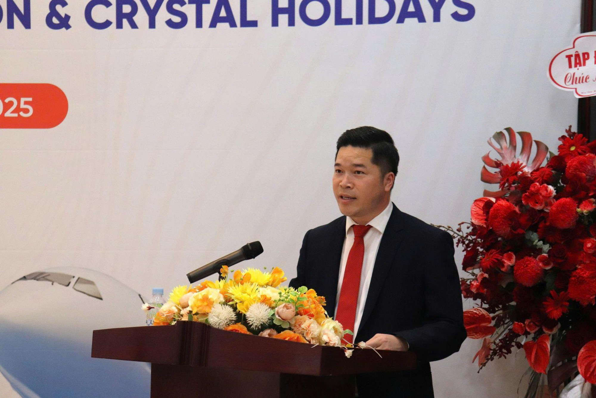 Cảng Hàng không Quốc tế Vân Đồn - Crystal Holidays mở rộng nguồn khách, quảng bá điểm đến- Ảnh 2.