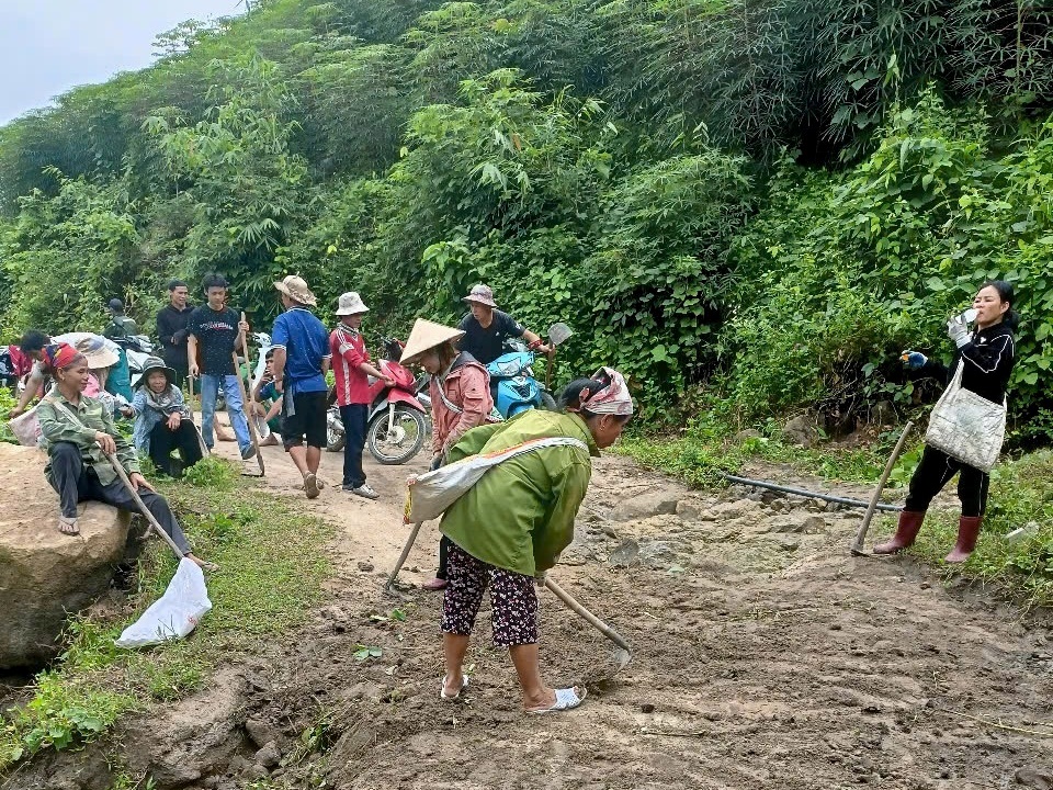 Người d&acirc;n x&atilde; ngh&egrave;o Thanh H&oacute;a m&ograve;n mỏi chờ cầu nối s&ocirc;ng M&atilde;- Ảnh 4.