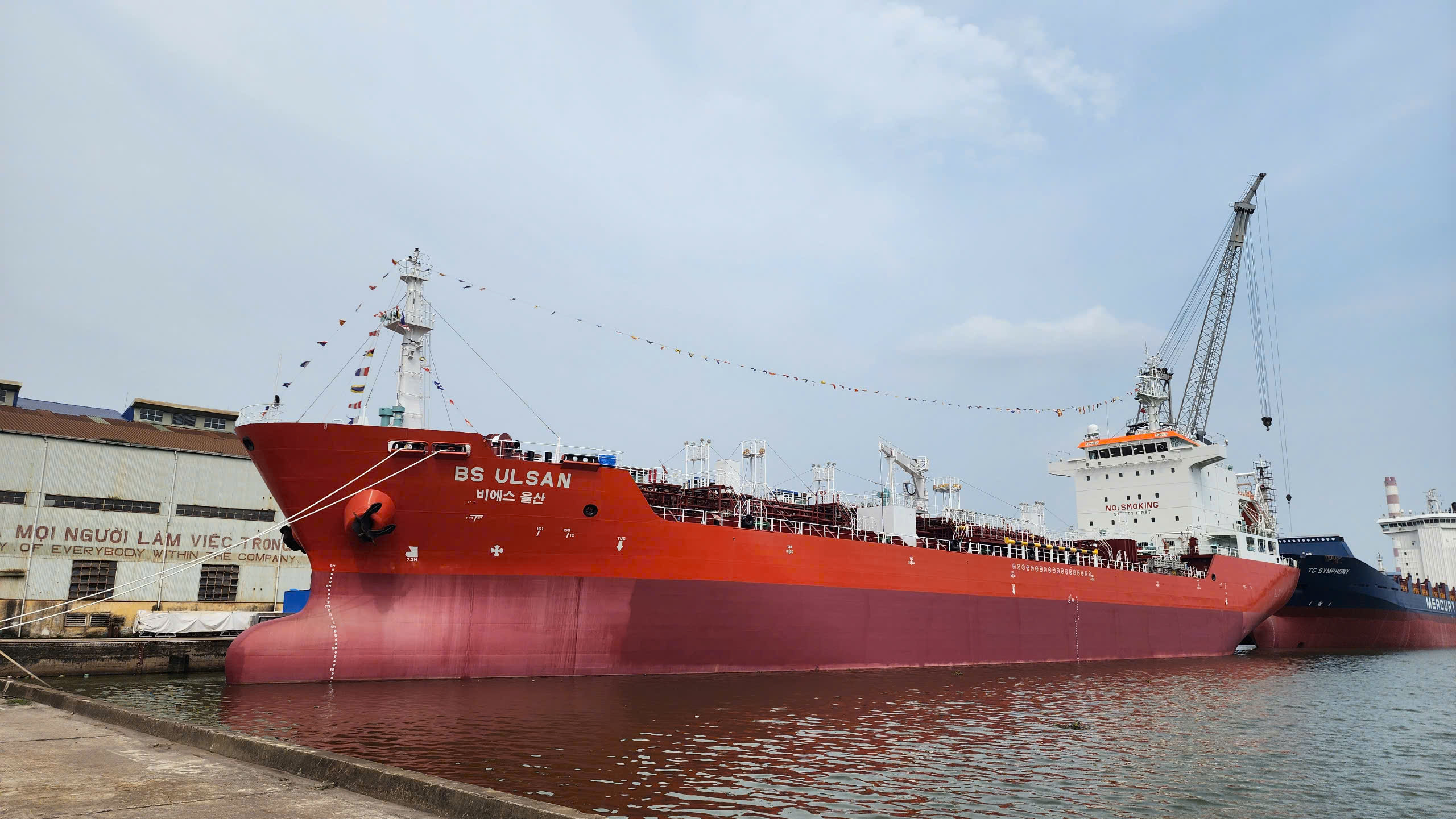 Ph&agrave; Rừng b&agrave;n giao t&agrave;u chở h&oacute;a chất trong loạt 10 t&agrave;u xuất khẩu sang H&agrave;n Quốc- Ảnh 2.