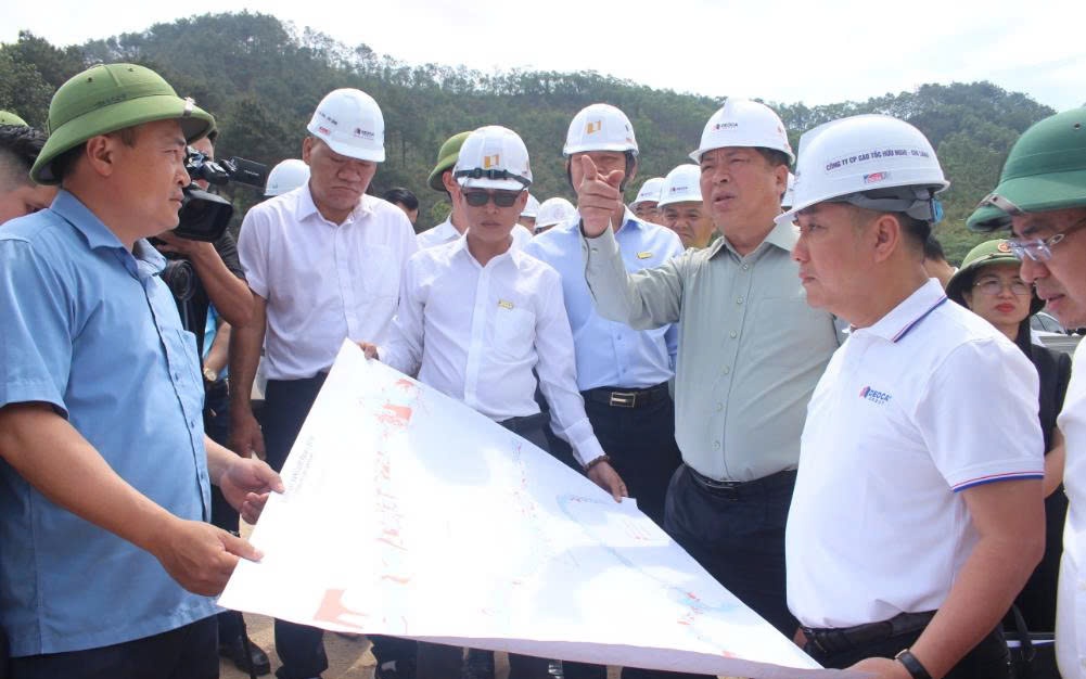 Chuẩn bị điều kiện khởi động dự án cao tốc Lạng Sơn - Thái Nguyên 29.000 tỷ đồng- Ảnh 2. Lạng Sơn tháo gỡ vướng mắc, đẩy nhanh giải phóng mặt bằng các dự án cao tốc