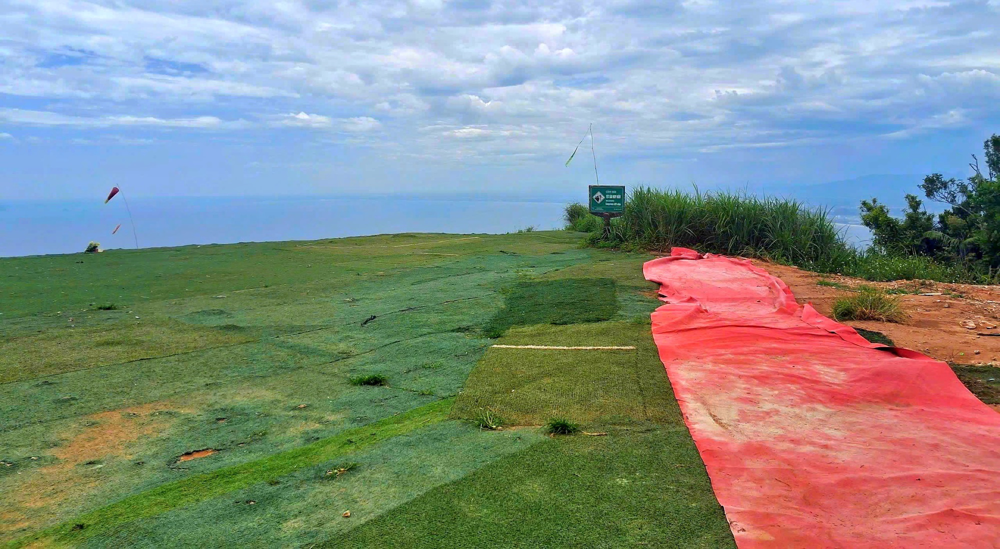 Nguy&ecirc;n nh&acirc;n ban đầu vụ du kh&aacute;ch tử vong khi bay d&ugrave; lượn ở Đ&agrave; Nẵng- Ảnh 1.