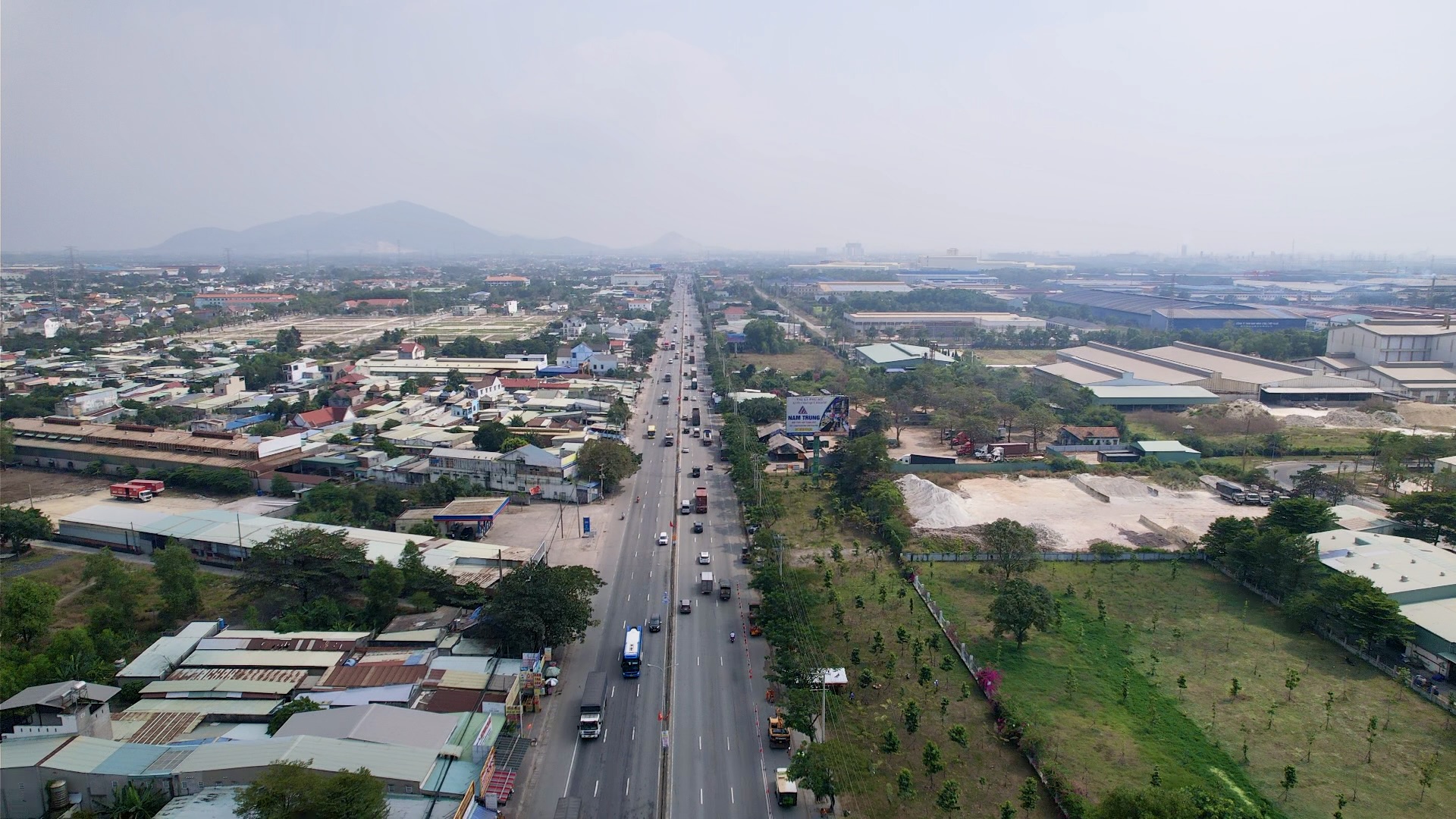 Hàng loạt đoạn hư hỏng trên quốc lộ 51 sẽ được sửa chữa trong tháng 7- Ảnh 2. Hàng loạt đoạn hư hỏng trên quốc lộ 51 sẽ được sửa chữa trong tháng 7- Ảnh 2.