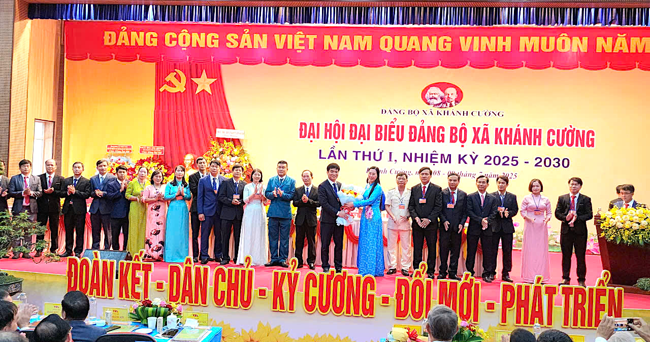 X&atilde; đầu ti&ecirc;n ở Quảng Ng&atilde;i tổ chức Đại hội Đảng bộ- Ảnh 4.