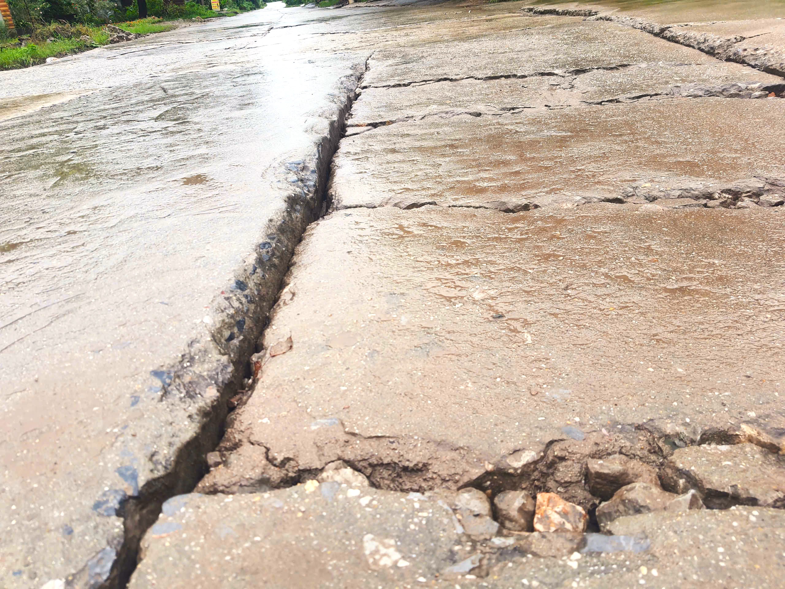 Quảng Ninh: Tuyến đường B&igrave;nh Kh&ecirc; - Mạo Kh&ecirc; xuống cấp nghi&ecirc;m trọng, d&acirc;n mong sớm sửa chữa- Ảnh 9.
