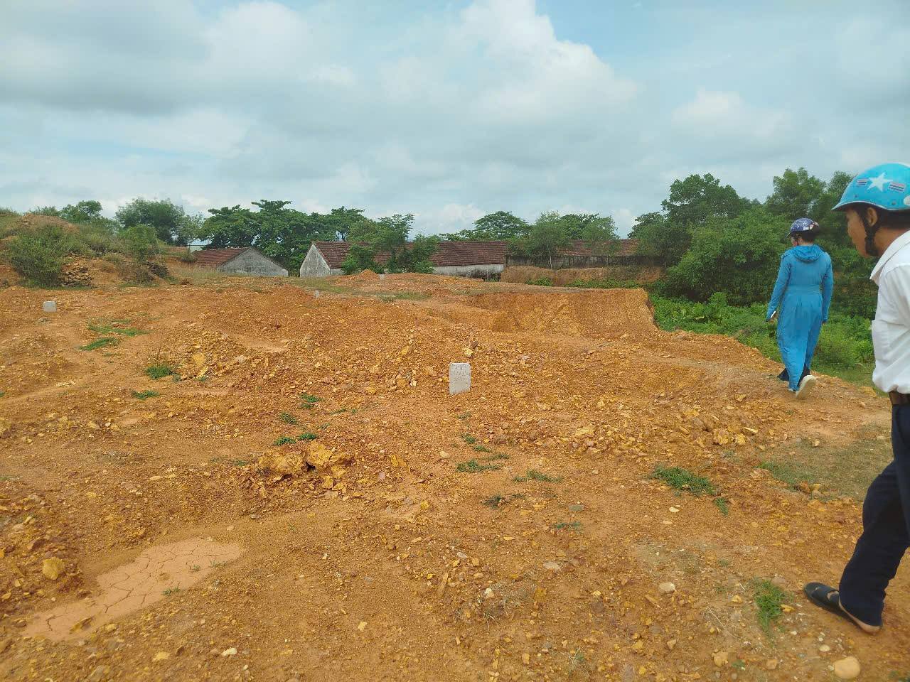 Nghệ An: Phát hiện và xử lý kịp thời hành vi đắp mộ giả, lấn chiếm đất nông nghiệp- Ảnh 3. Nghệ An: Phát hiện và xử lý kịp thời hành vi đắp mộ giả, lấn chiếm đất nông nghiệp- Ảnh 3.