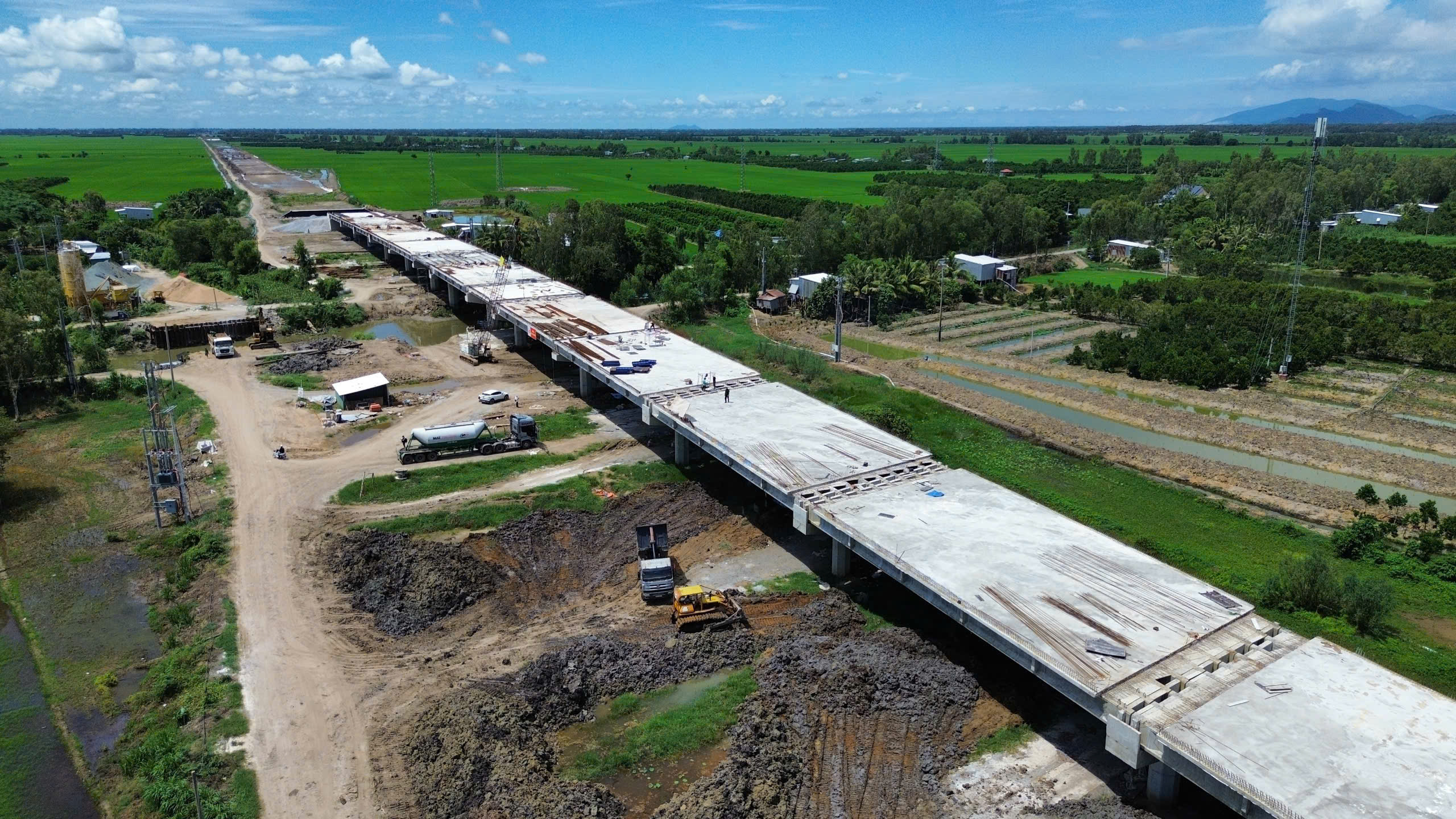 An Giang tăng tốc đầu tư c&ocirc;ng, chuẩn bị hạ tầng cho sự kiện lớn- Ảnh 2.