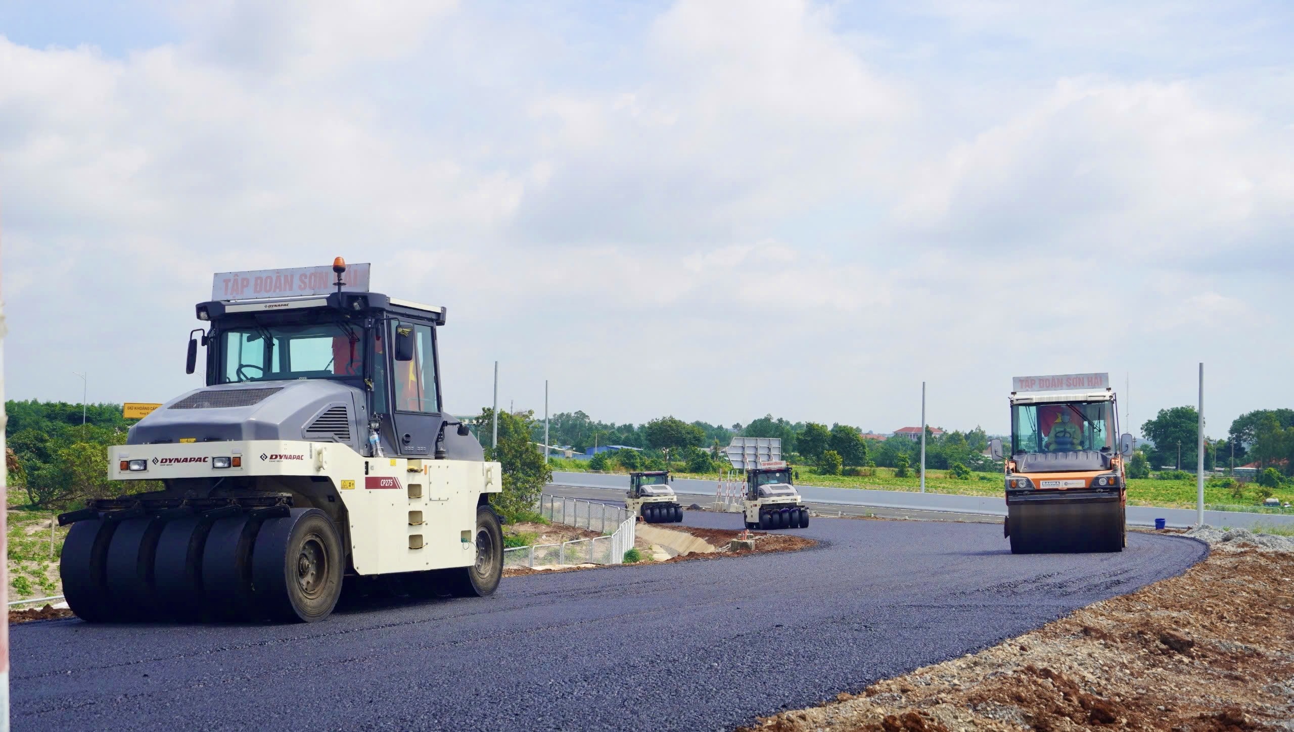 To&agrave;n cảnh thi c&ocirc;ng c&aacute;c n&uacute;t giao &ldquo;xương sống&rdquo; tr&ecirc;n cao tốc Bi&ecirc;n H&ograve;a - Vũng T&agrave;u- Ảnh 18.