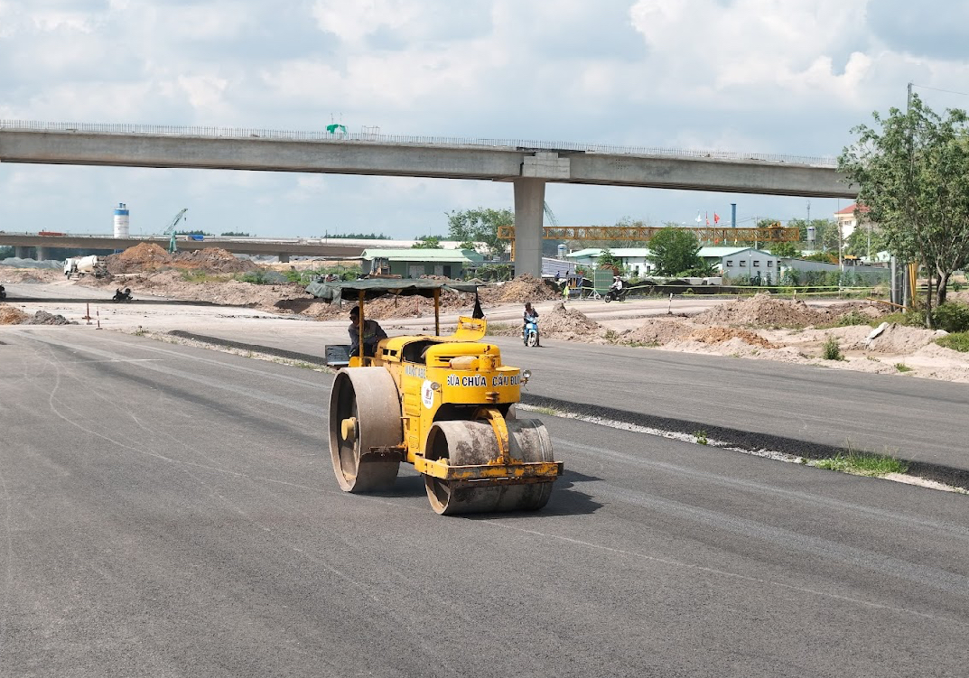 To&agrave;n cảnh thi c&ocirc;ng c&aacute;c n&uacute;t giao &ldquo;xương sống&rdquo; tr&ecirc;n cao tốc Bi&ecirc;n H&ograve;a - Vũng T&agrave;u- Ảnh 9.