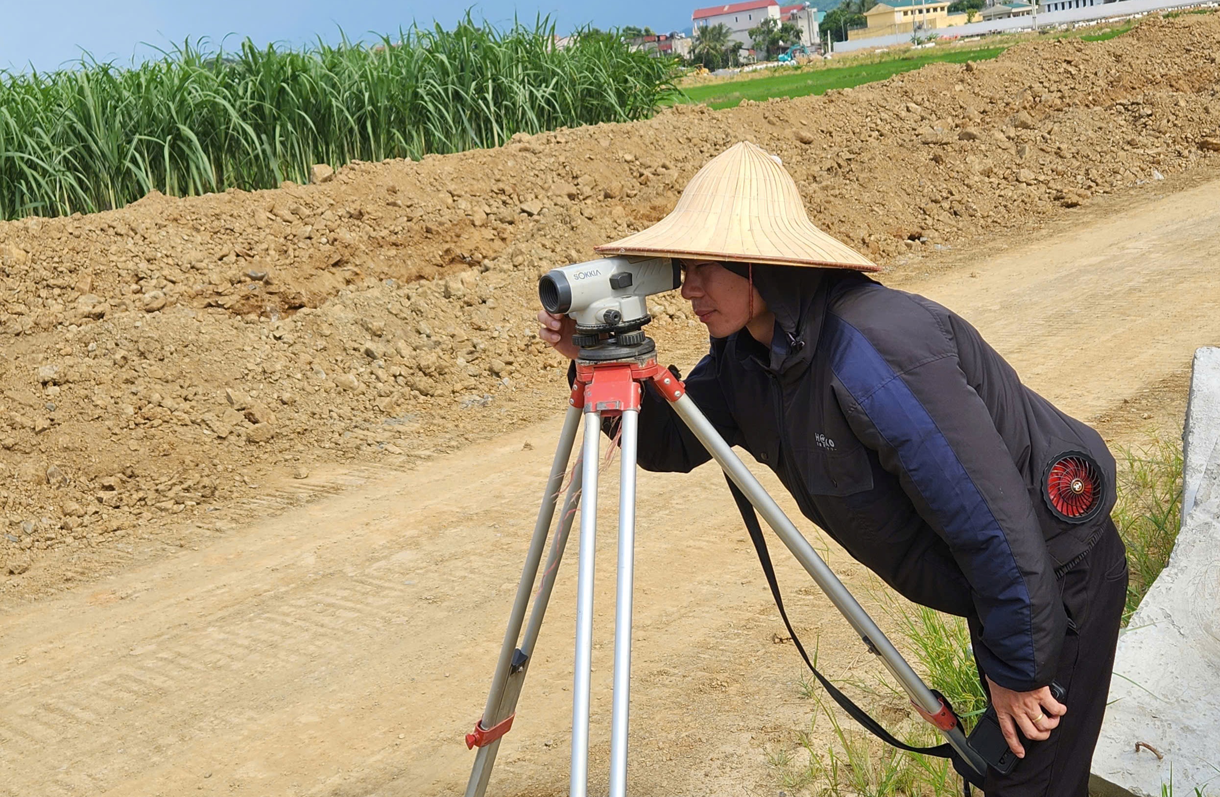Thanh H&oacute;a: Đẩy nhanh tiến độ dự &aacute;n đường Đ&ocirc;ng T&acirc;y 3, ho&agrave;n th&agrave;nh trước 31/12- Ảnh 2.