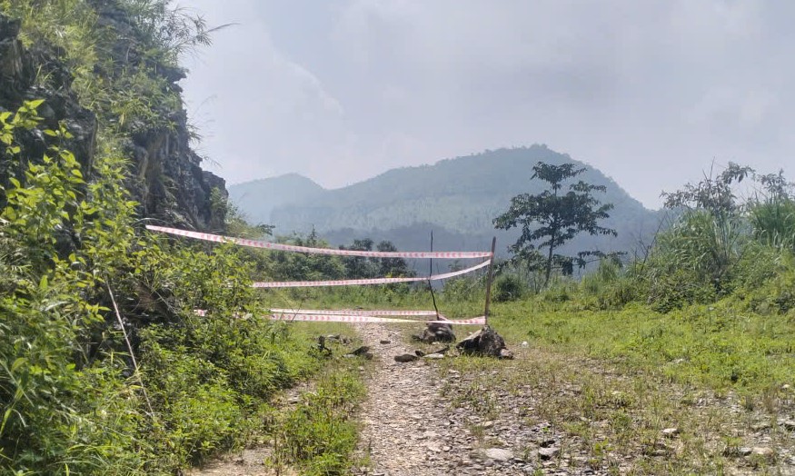 Th&aacute;i Nguy&ecirc;n: Hố sụt l&uacute;n bất ngờ xuất hiện gần đường d&acirc;n sinh- Ảnh 2.