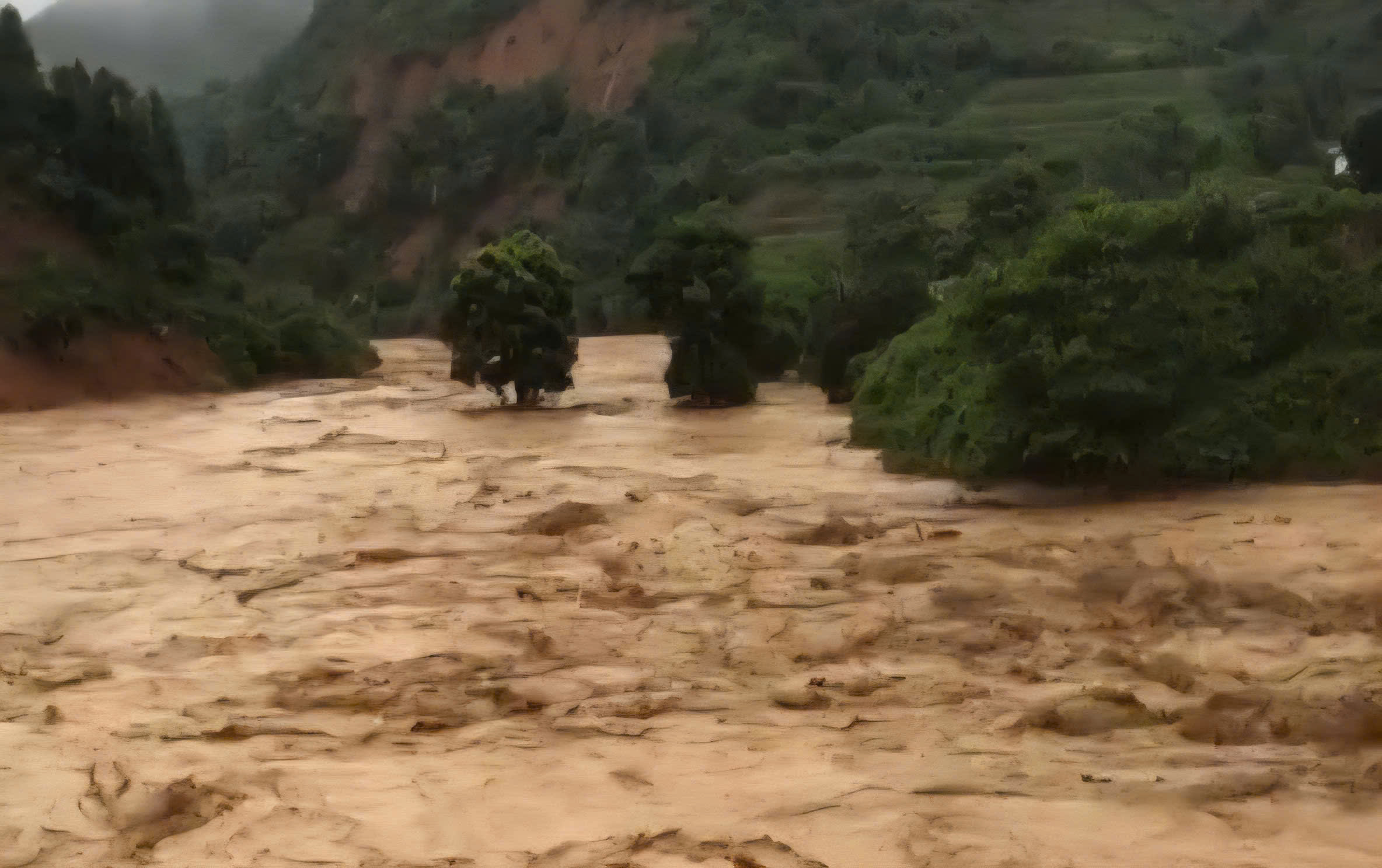 To&agrave;n cảnh trận lũ lớn ở Điện Bi&ecirc;n khiến 12 người chết v&agrave; mất t&iacute;ch- Ảnh 2.