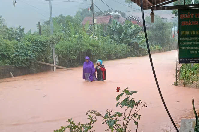 To&agrave;n cảnh trận lũ lớn ở Điện Bi&ecirc;n khiến 12 người chết v&agrave; mất t&iacute;ch- Ảnh 12.