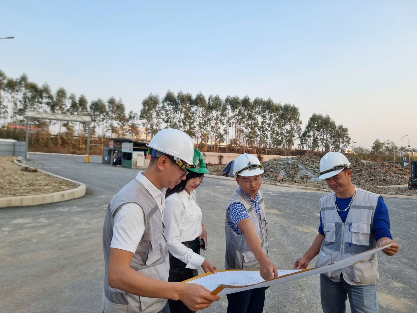 Bỏ chứng chỉ năng lực hoạt động x&acirc;y dựng: Gỡ r&agrave;o cản, th&uacute;c đẩy m&ocirc;i trường cạnh tranh- Ảnh 2.