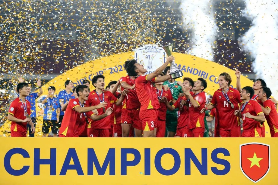 Thủ tướng tặng Bằng khen cho tập thể v&agrave; c&aacute;c c&aacute; nh&acirc;n đội U23 Việt Nam- Ảnh 1.