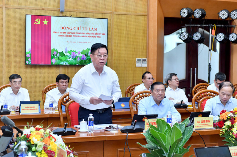 Ngành Tuyên giáo và sứ mệnh “đi trước - mở đường, đi cùng - thực hiện” trong kỷ nguyên mới- Ảnh 3. Ngành Tuyên giáo và sứ mệnh “đi trước - mở đường, đi cùng - thực hiện” trong kỷ nguyên mới- Ảnh 3.