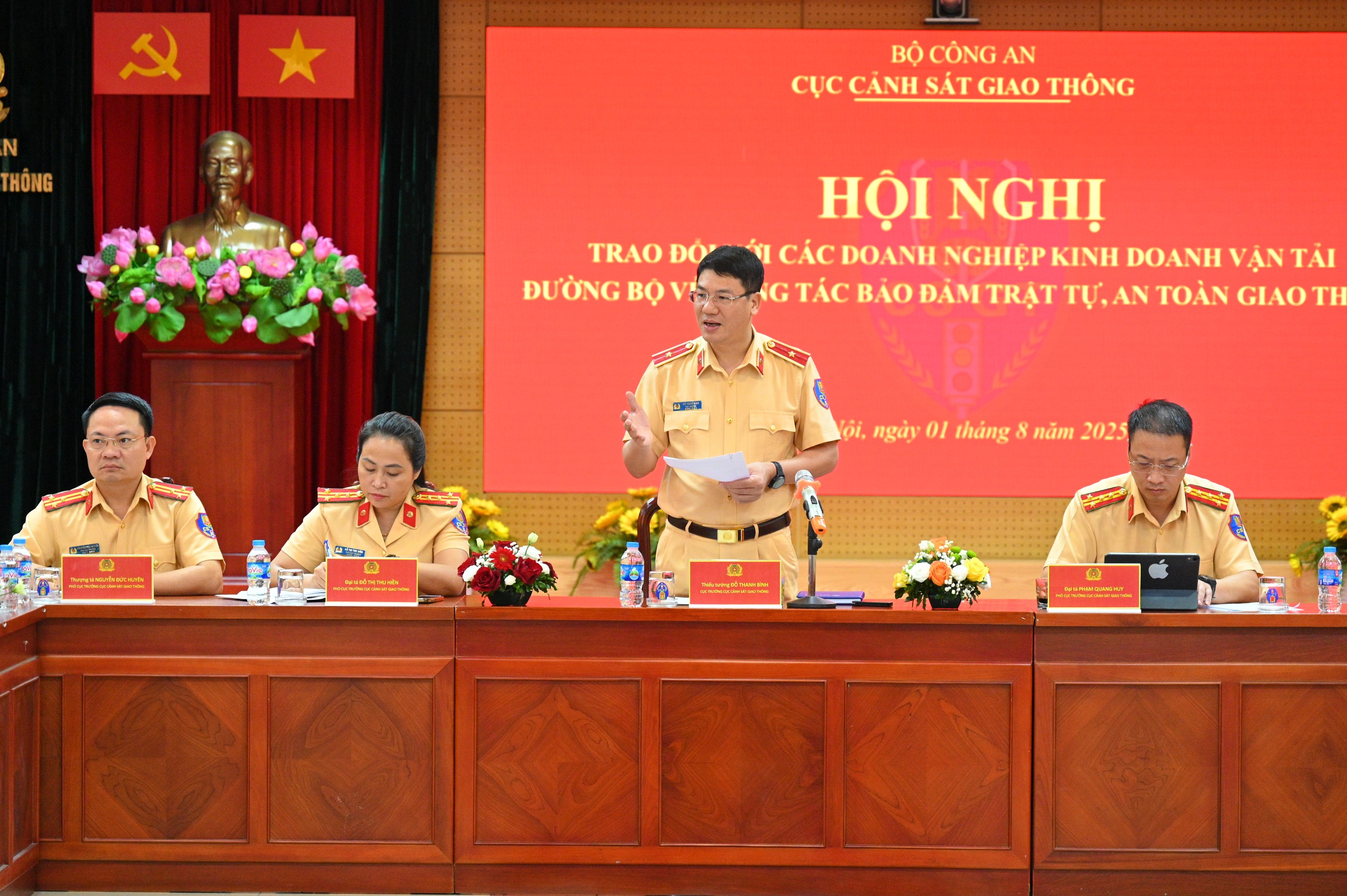 Doanh nghiệp hiến kế giảm tai nạn giao thông liên quan xe kinh doanh vận tải- Ảnh 1. Doanh nghiệp hiến kế giảm tai nạn giao thông liên quan xe kinh doanh vận tải- Ảnh 1.