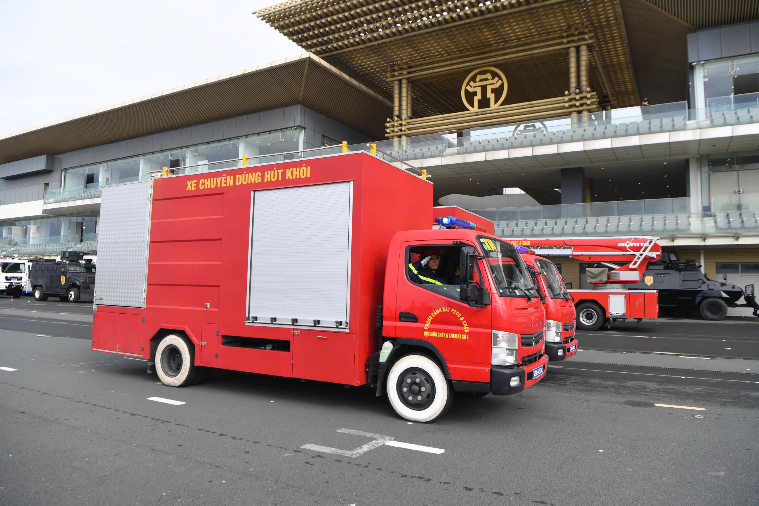 Nữ CSGT H&agrave; Nội tr&igrave;nh diễn v&otilde; thuật tại buổi hợp luyện diễu binh, diễu h&agrave;nh- Ảnh 12.