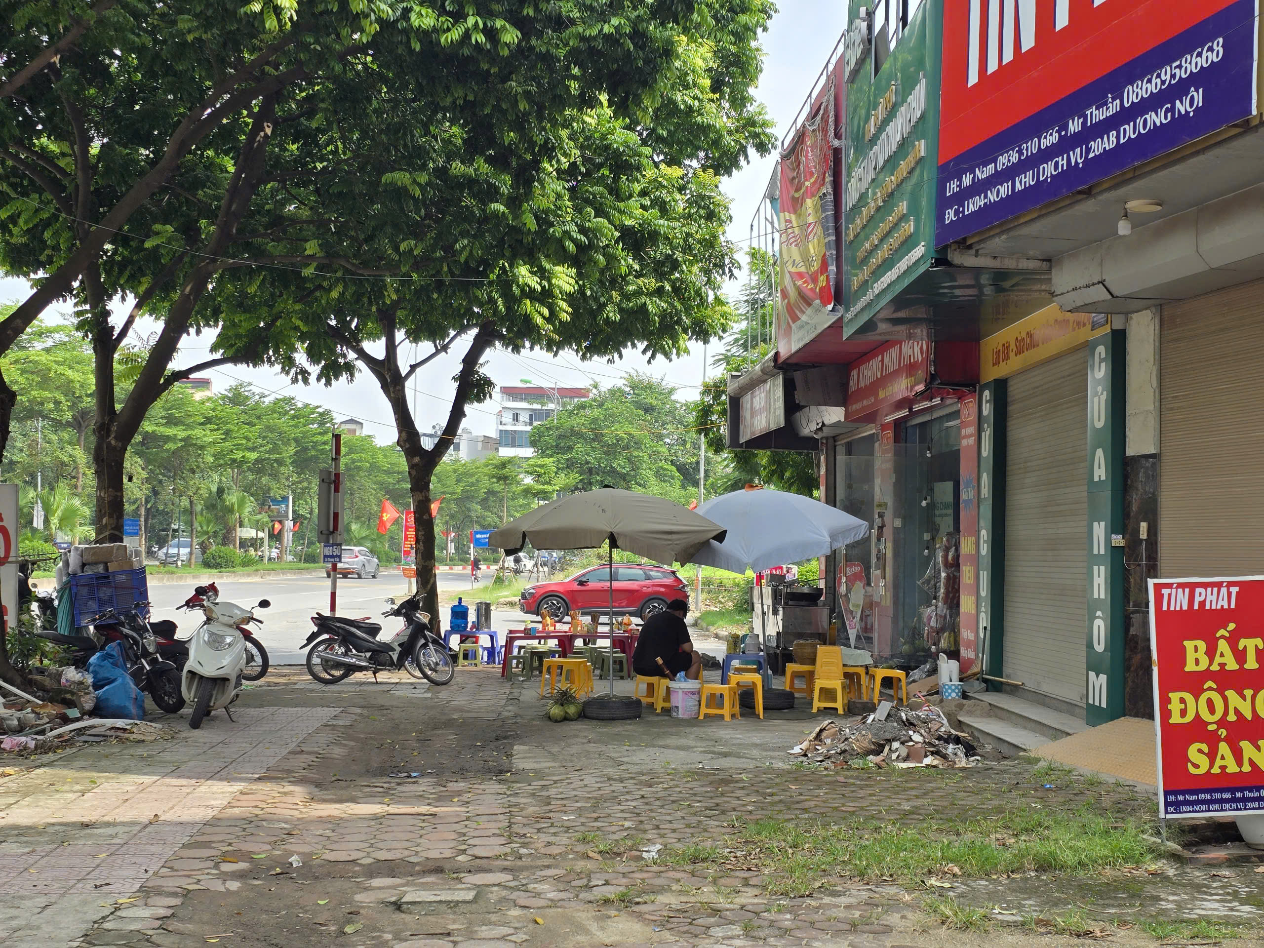 H&agrave; Nội: Cần tăng cường xử l&yacute; t&igrave;nh trạng lấn chiếm vỉa h&egrave; tr&ecirc;n đường L&ecirc; Trọng Tấn- Ảnh 3.