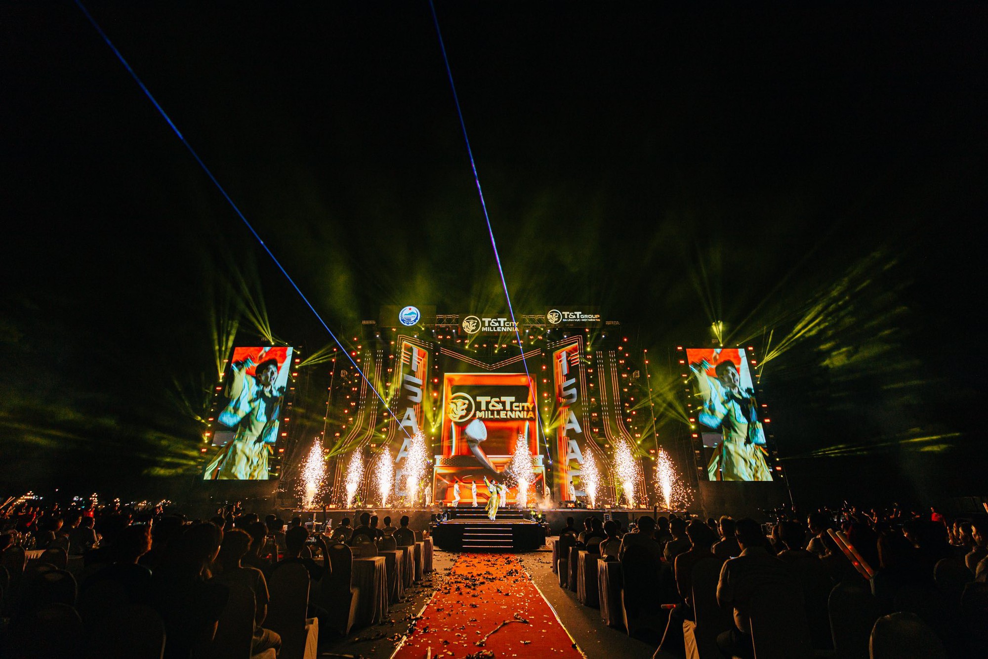 Đại nhạc hội “Khơi mạch nguồn Di sản” tại T&T City Millennia bùng nổ với dàn sao “khủng”- Ảnh 5. Đại nhạc hội “Khơi mạch nguồn Di sản” tại T&T City Millennia bùng nổ với dàn sao “khủng”- Ảnh 5.