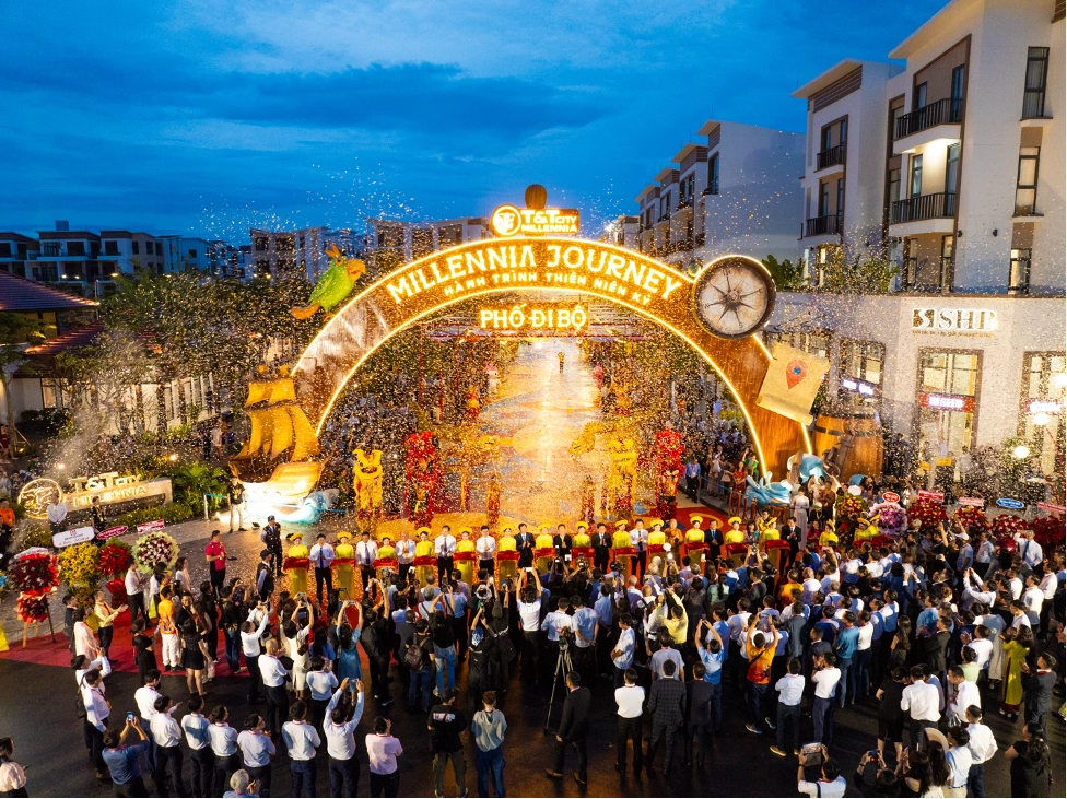 Đại nhạc hội “Khơi mạch nguồn Di sản” tại T&T City Millennia bùng nổ với dàn sao “khủng”- Ảnh 8. Đại nhạc hội “Khơi mạch nguồn Di sản” tại T&T City Millennia bùng nổ với dàn sao “khủng”- Ảnh 8.