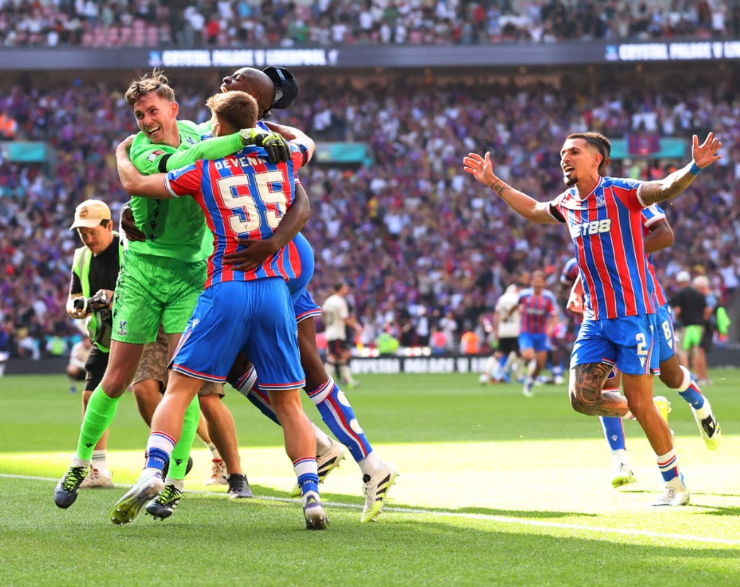 Đ&aacute;nh bại Liverpool, Crystal Palace v&ocirc; địch Si&ecirc;u c&uacute;p nước Anh 2025- Ảnh 2.