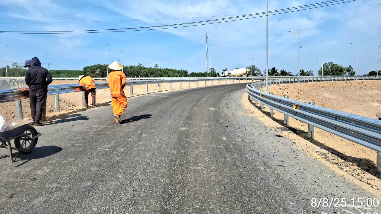 Đua nước r&uacute;t th&ocirc;ng xe kỹ thuật 10km cao tốc Quảng Ng&atilde;i - Ho&agrave;i Nhơn- Ảnh 8.