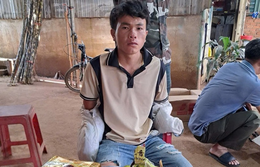 Ch&acirc;n tướng thanh ni&ecirc;n vận chuyển hơn 3kg ma t&uacute;y đ&aacute; vừa bị bắt giữ ở L&acirc;m Đồng- Ảnh 1.