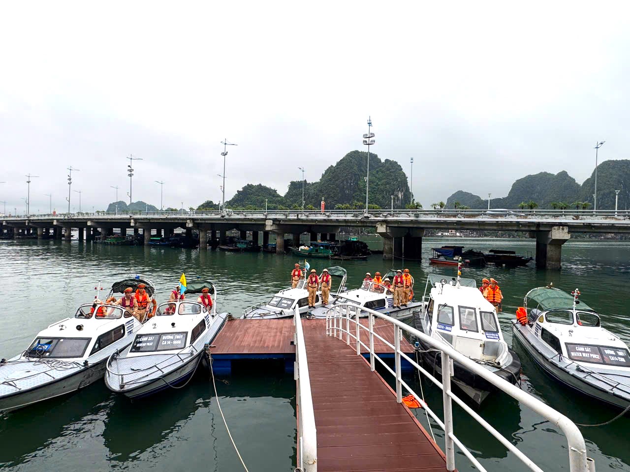 10 ng&agrave;y, Quảng Ninh xử l&yacute; 31 vụ vi phạm giao th&ocirc;ng đường thủy, phạt gần 214 triệu đồng- Ảnh 3.
