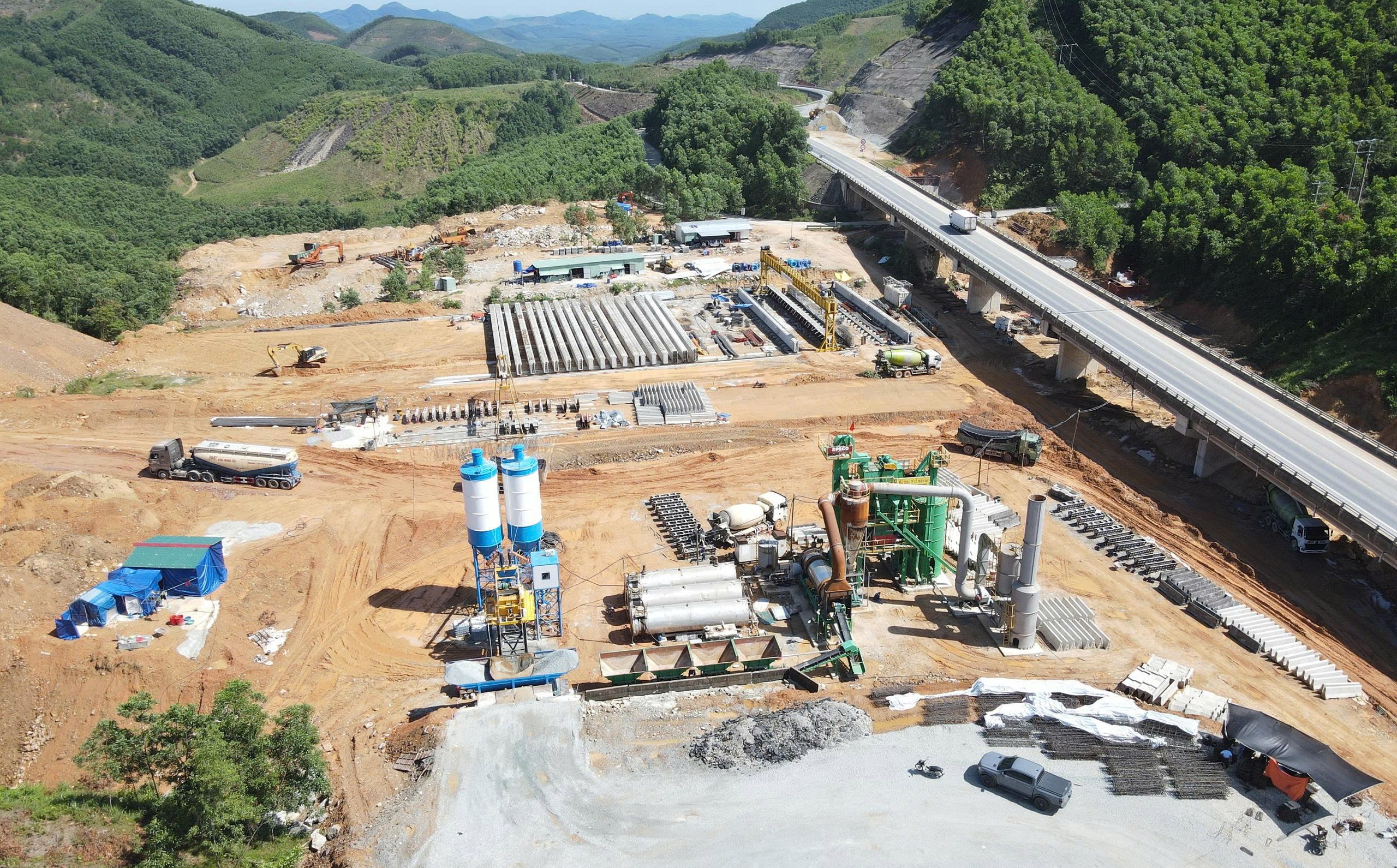 Đẩy nhanh tiến độ 50 cầu tr&ecirc;n cao tốc qua th&agrave;nh phố Huế- Ảnh 2.