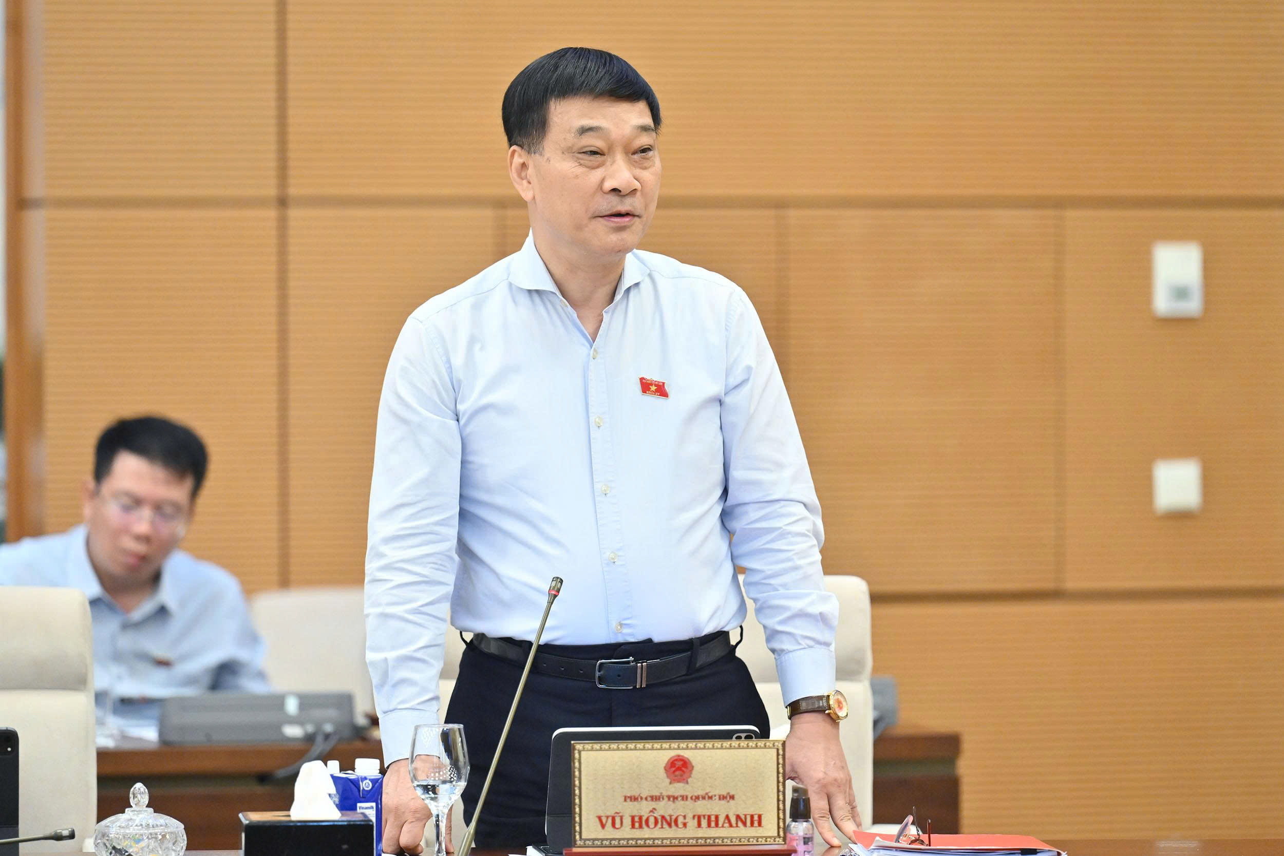 Ph&oacute; Chủ tịch Quốc hội: Cần c&oacute; lộ tr&igrave;nh, giải ph&aacute;p thay thế khi cấm xe m&aacute;y chạy xăng- Ảnh 2.