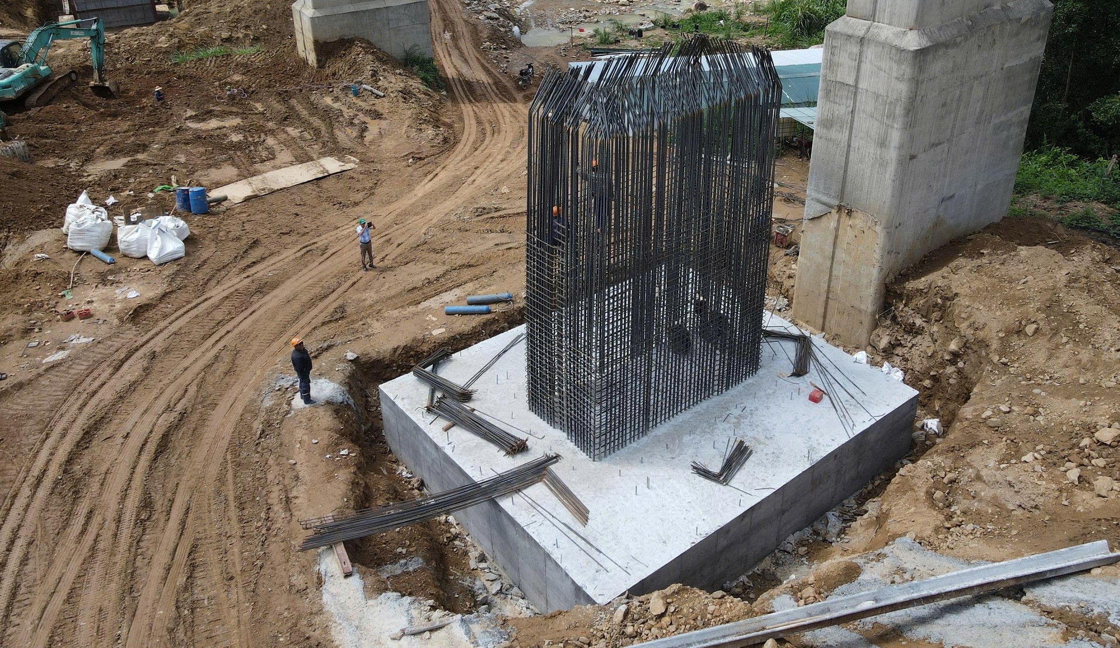 Đẩy nhanh tiến độ 50 cầu tr&ecirc;n cao tốc qua th&agrave;nh phố Huế- Ảnh 5.