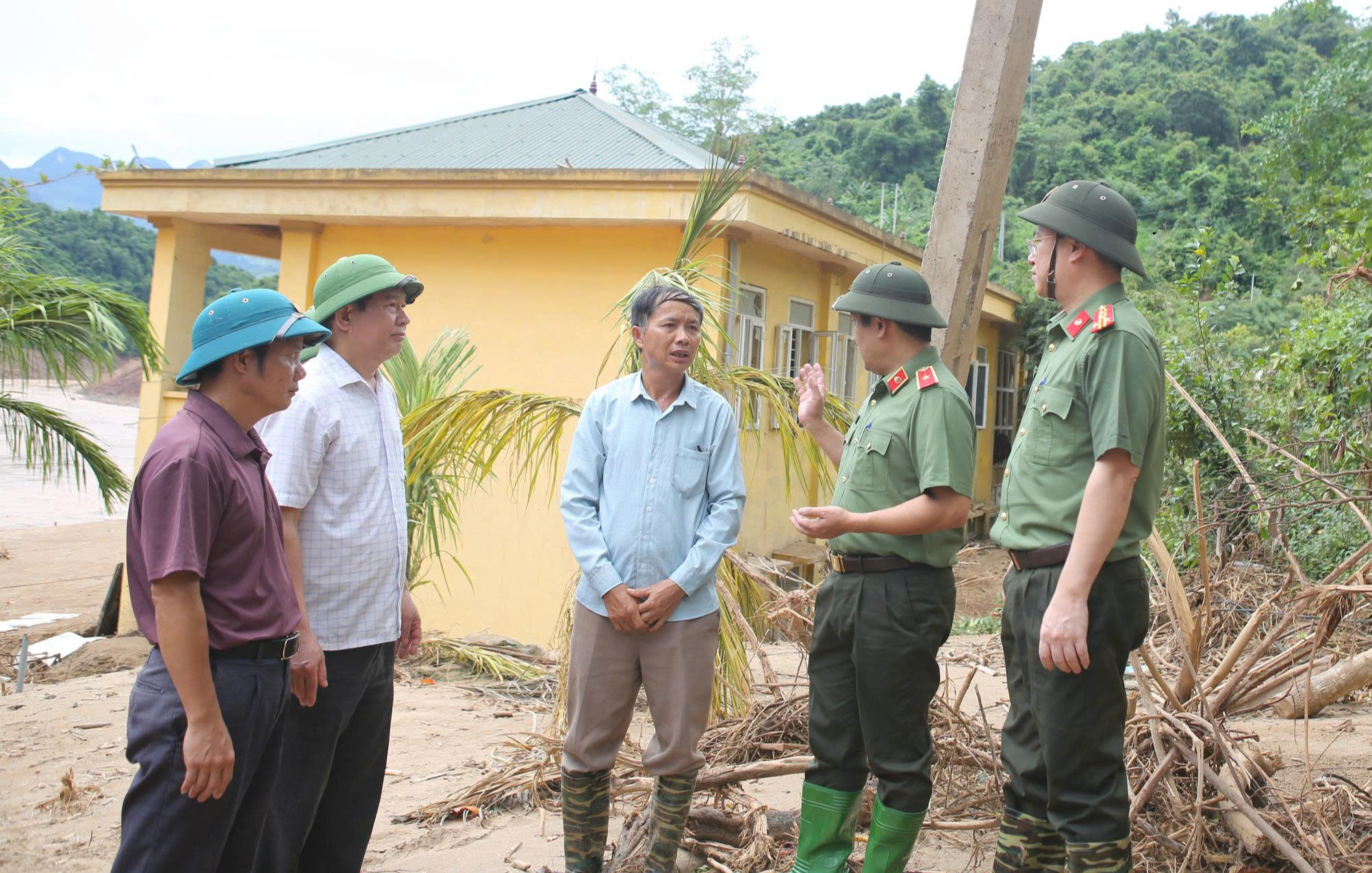 Sau mưa lũ, Nghệ An huy động cao điểm 40 ng&agrave;y dựng nh&agrave; cho d&acirc;n- Ảnh 1.