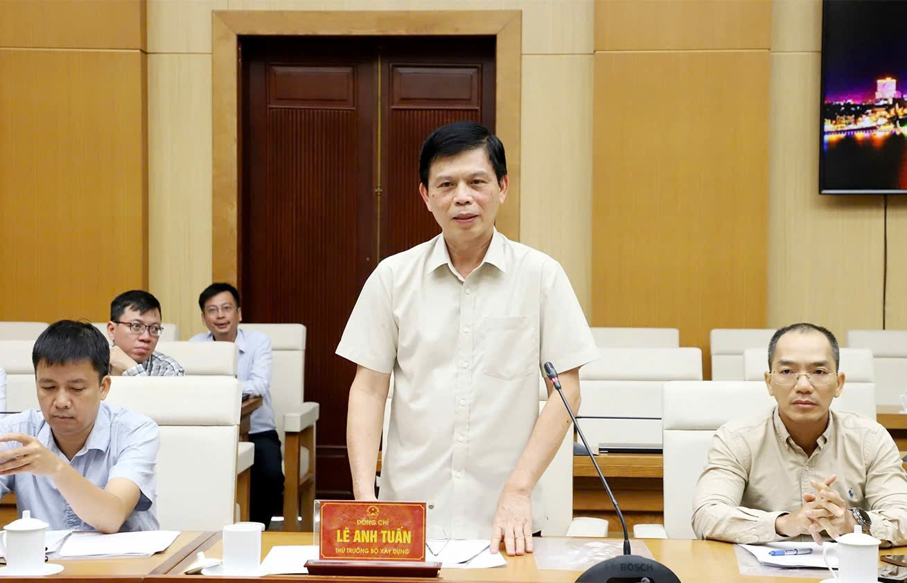 Deputy Minister Le Anh Tuan calls for faster progress on two key highways in Phu Tho- Ảnh 1.