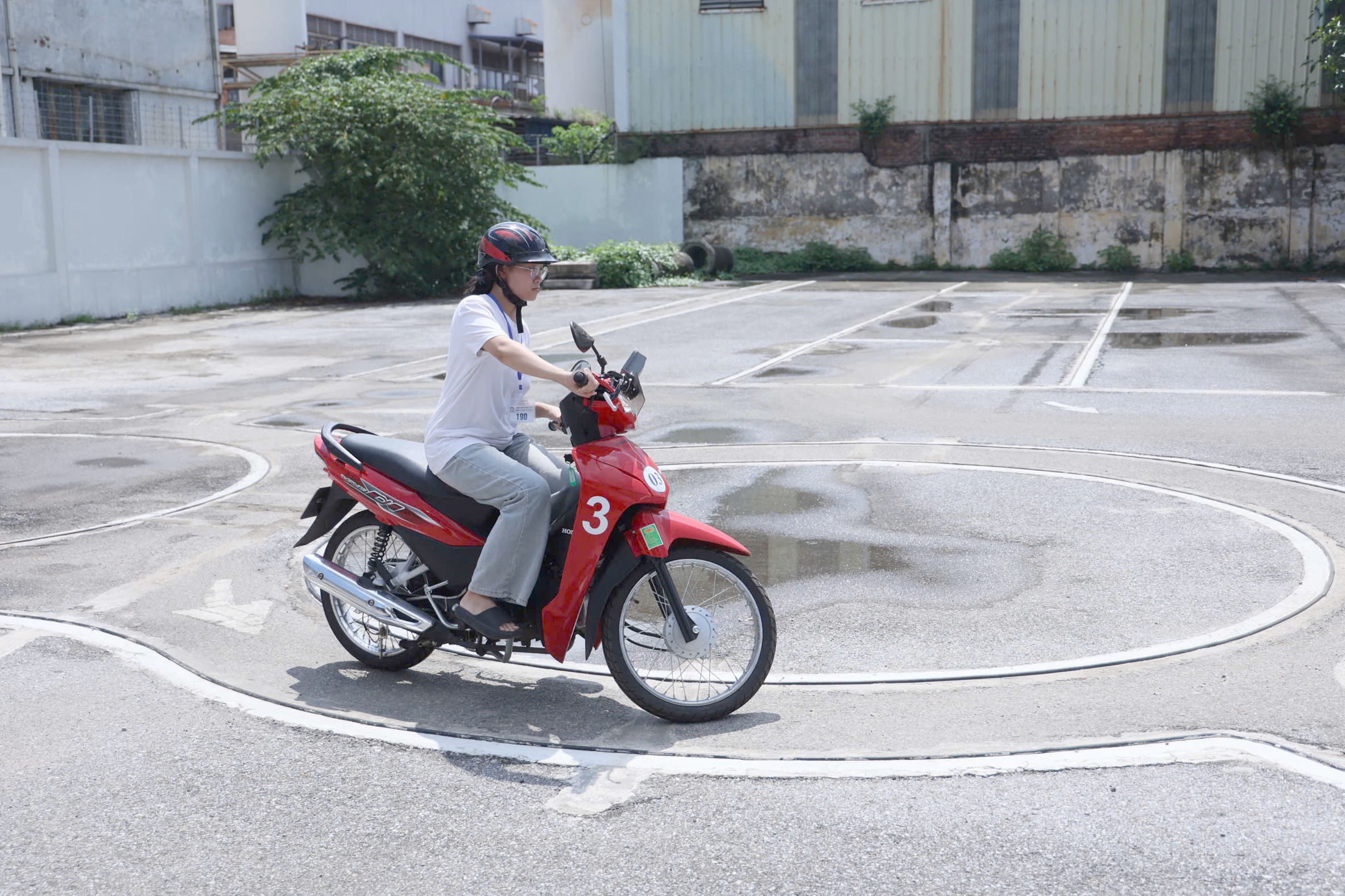 Được chọn thứ tự nội dung s&aacute;t hạch cấp GPLX, nhiều học vi&ecirc;n vượt qua phần thi kh&oacute;- Ảnh 13.