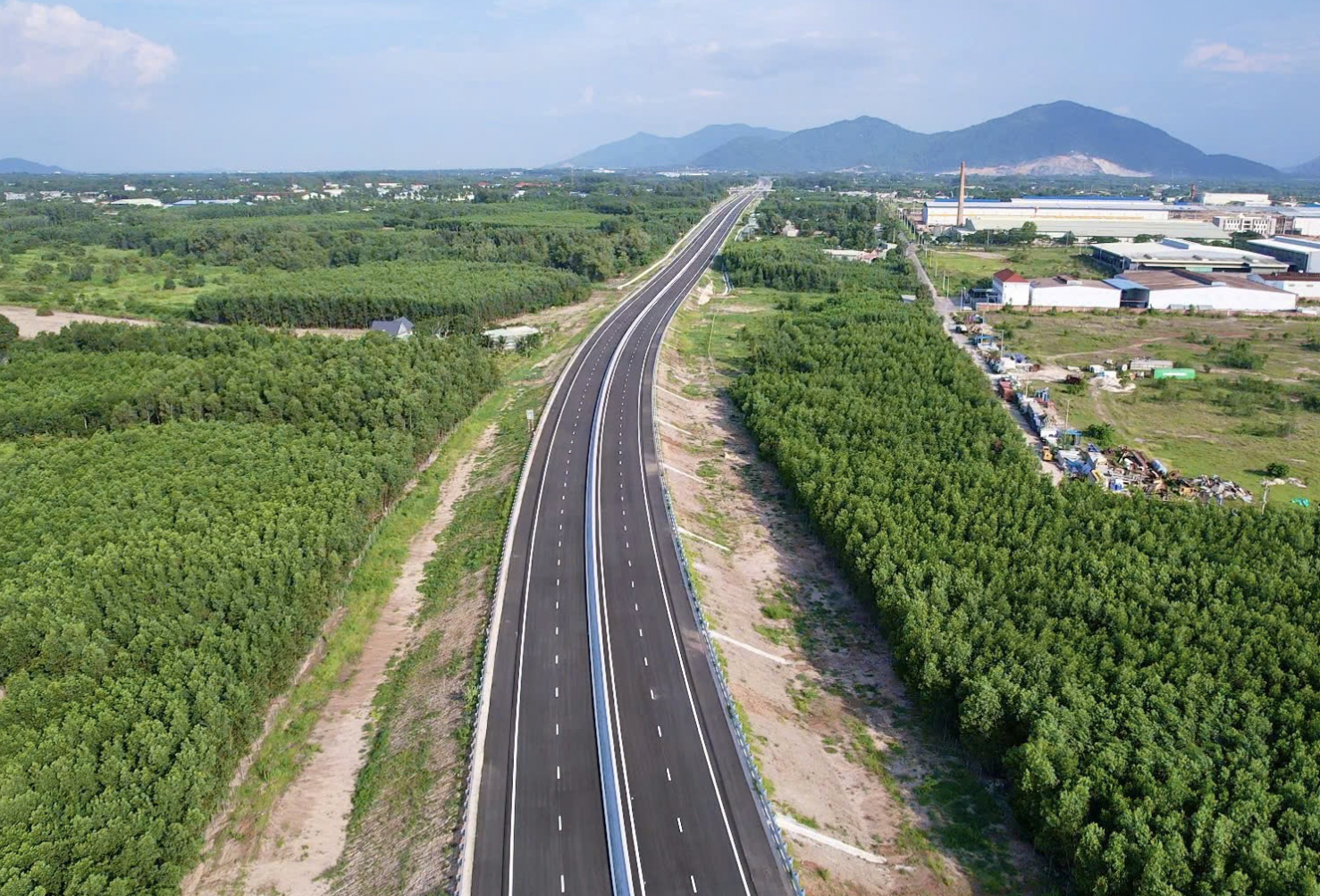 Th&uacute;c tiến độ cao tốc, kỳ vọng bứt ph&aacute; khu thương mại tự do C&aacute;i M&eacute;p Hạ- Ảnh 1.