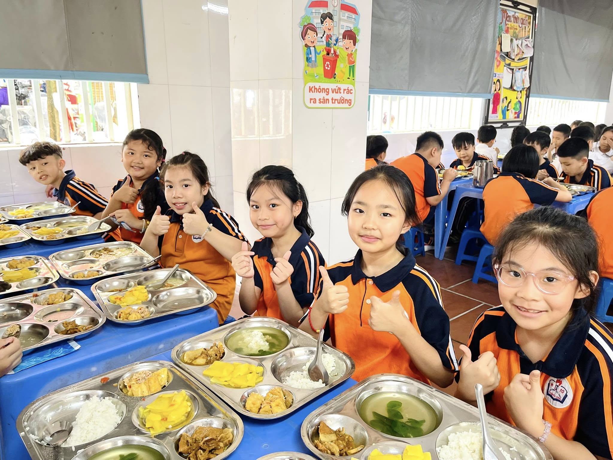 H&agrave; Nội giao nhiệm vụ tổ chức bữa ăn b&aacute;n tr&uacute; năm học 2025-2026- Ảnh 1.