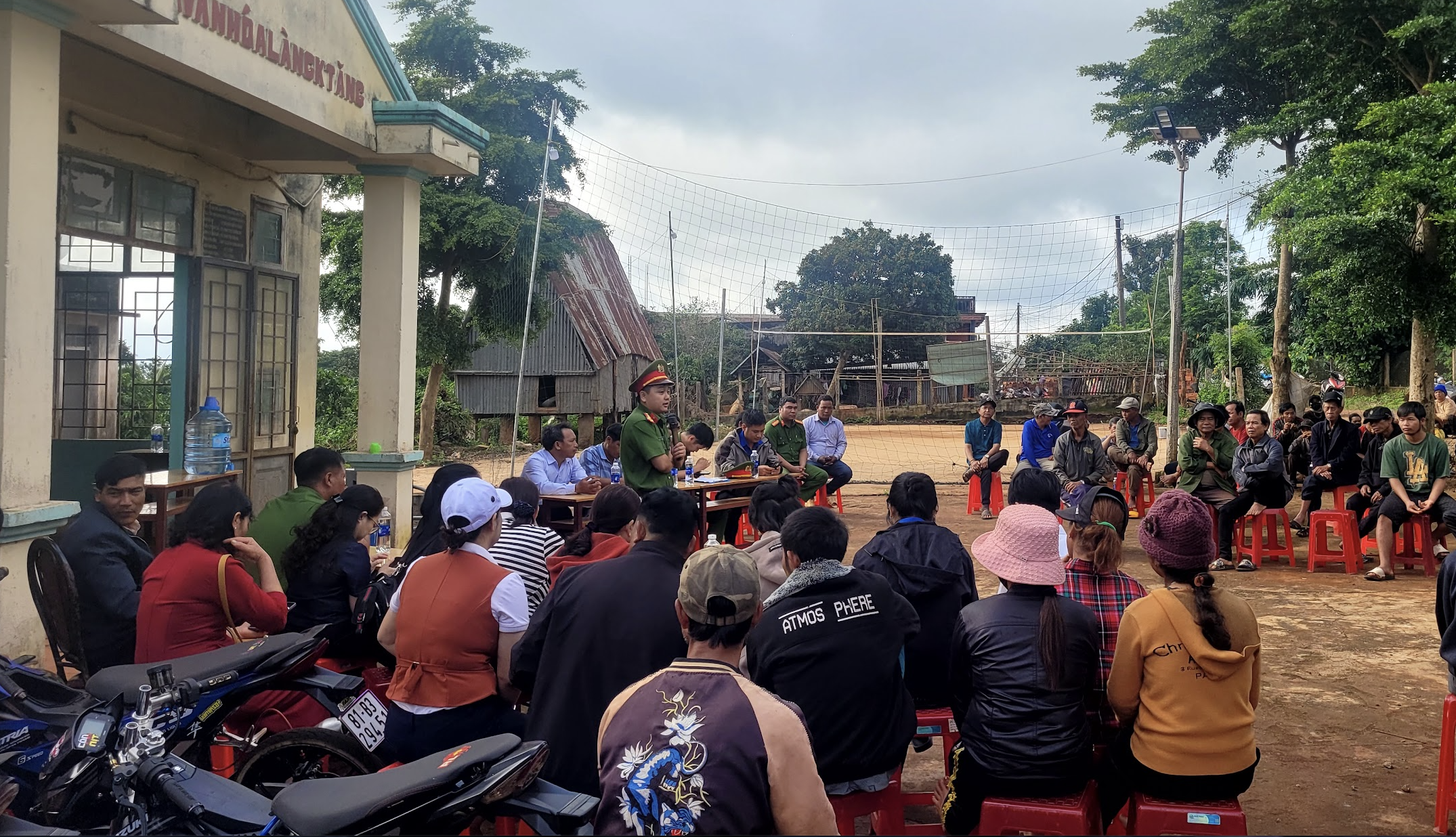 Gia Lai: Răn đe thanh thiếu ni&ecirc;n vi phạm giao th&ocirc;ng, ngăn xe độ chế- Ảnh 1.